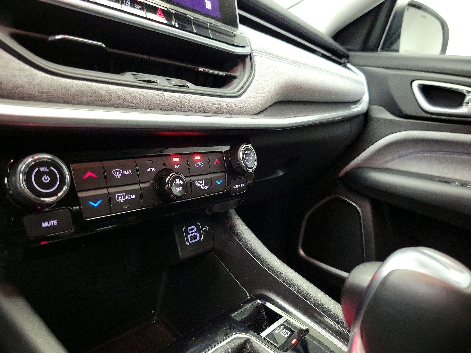 Thumbnail: 2022 Jeep Compass - 16