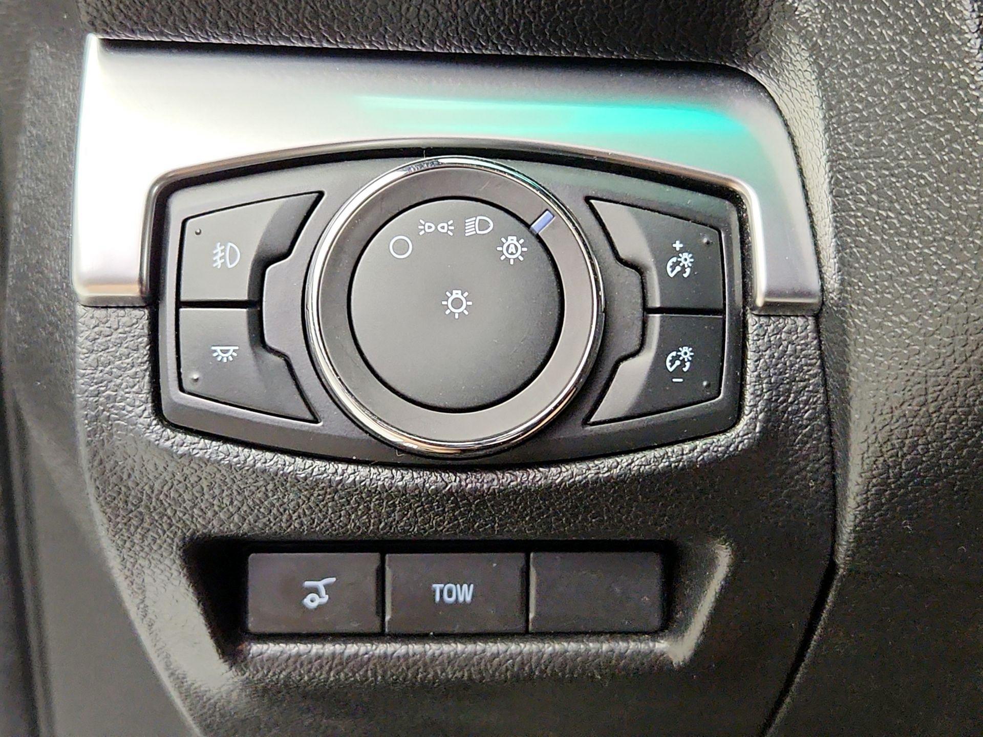Thumbnail: 2017 Ford Explorer - 11