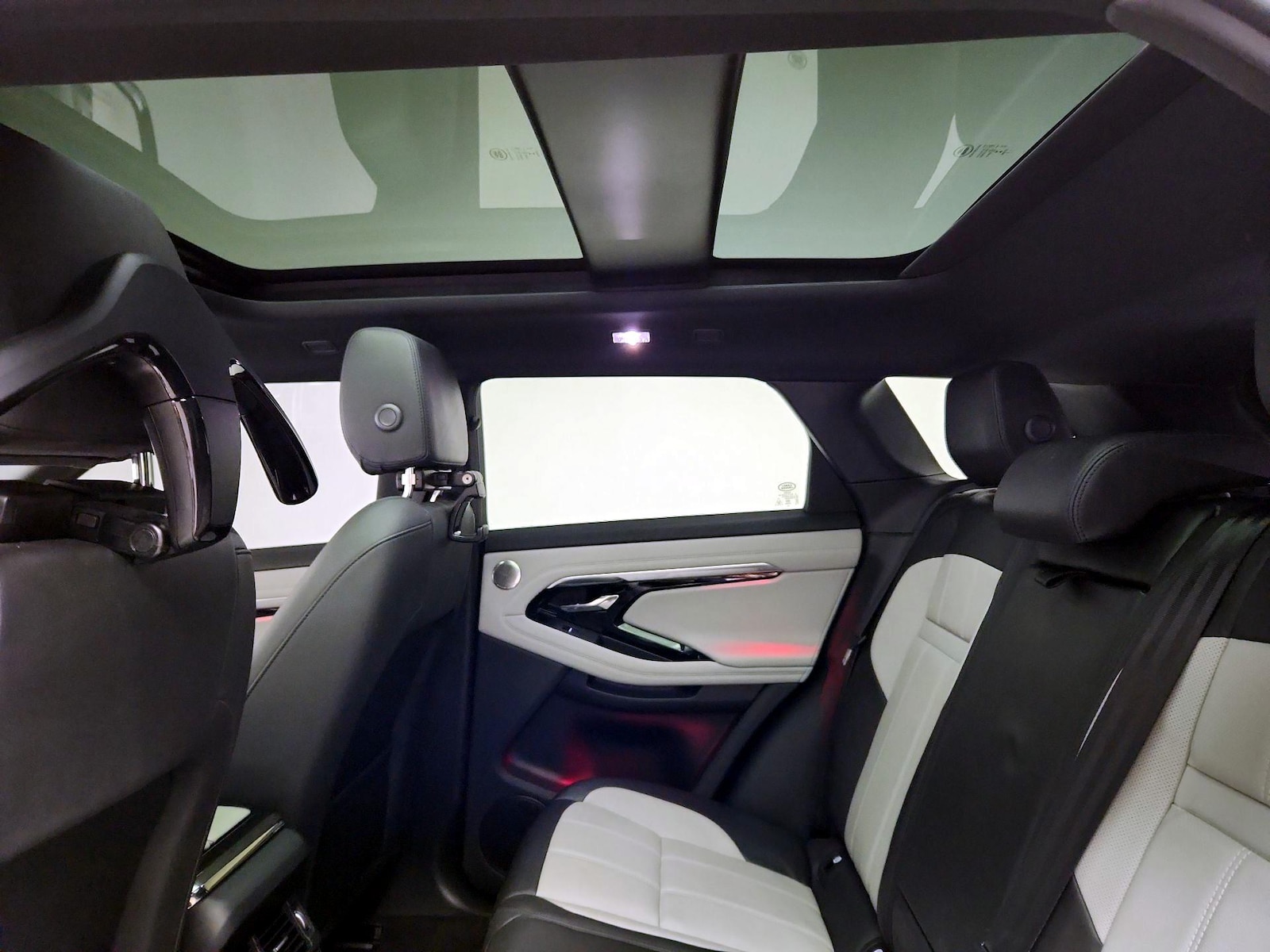 2023 Land Rover Range Rover Evoque SE - Photo 23