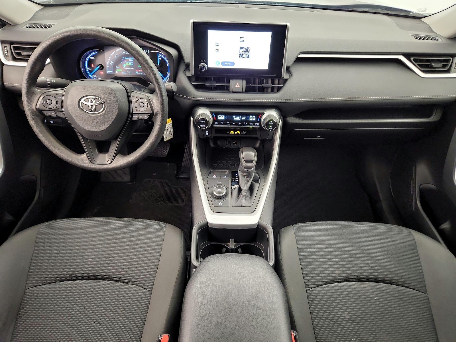 2023 Toyota RAV4 LE - Photo 10