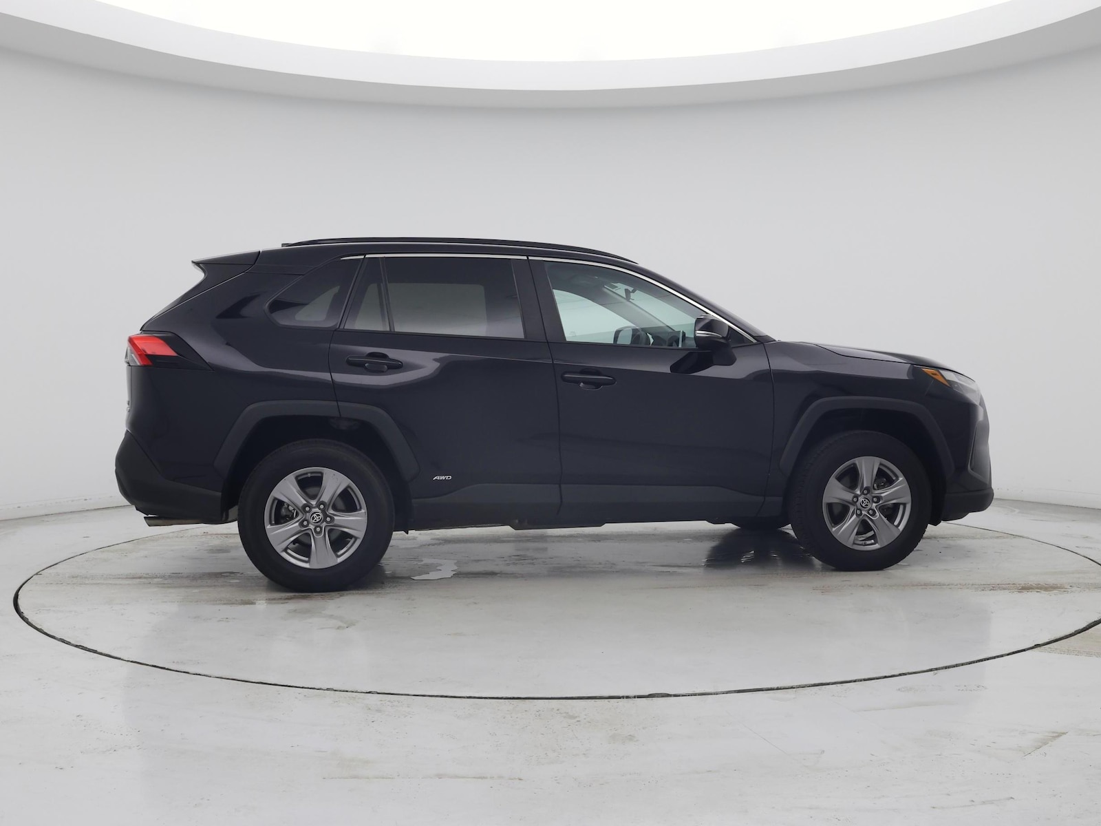 2023 Toyota RAV4 LE - Photo 8