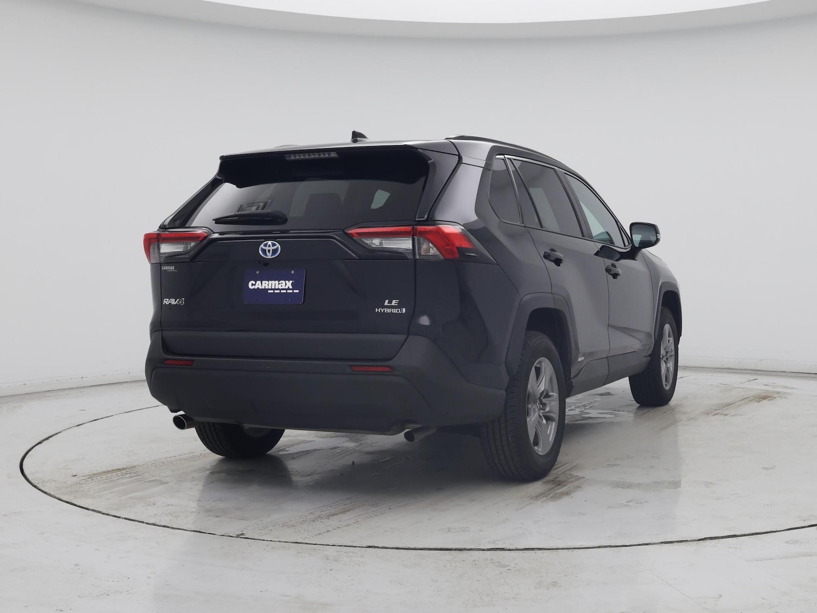 2023 Toyota RAV4 LE - Photo 9