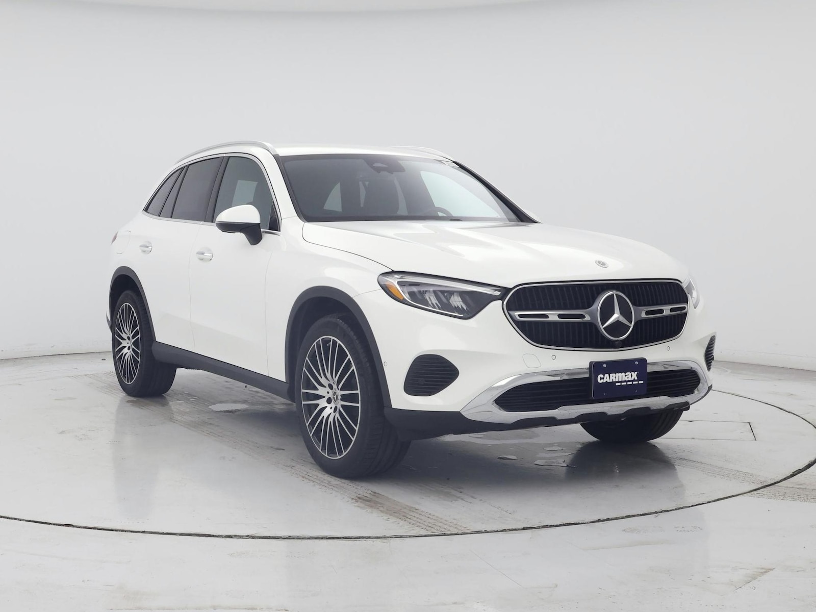 2025 Mercedes-Benz GLC Base - Photo 2