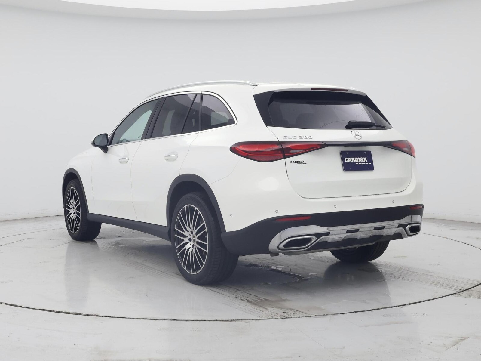 2025 Mercedes-Benz GLC Base - Photo 3