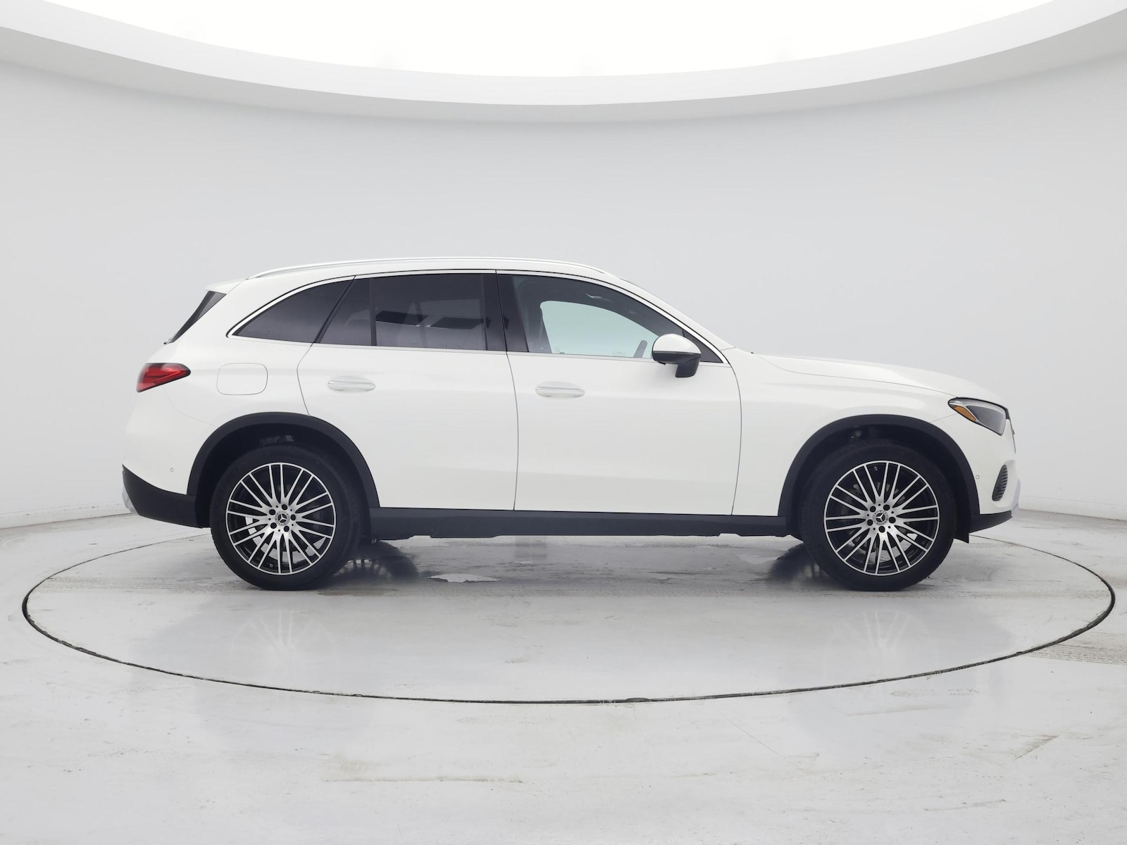 2025 Mercedes-Benz GLC Base - Photo 8