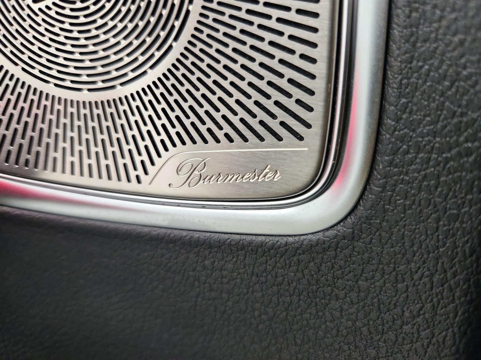2025 Mercedes-Benz C-Class Sedan C 300 - Photo 25