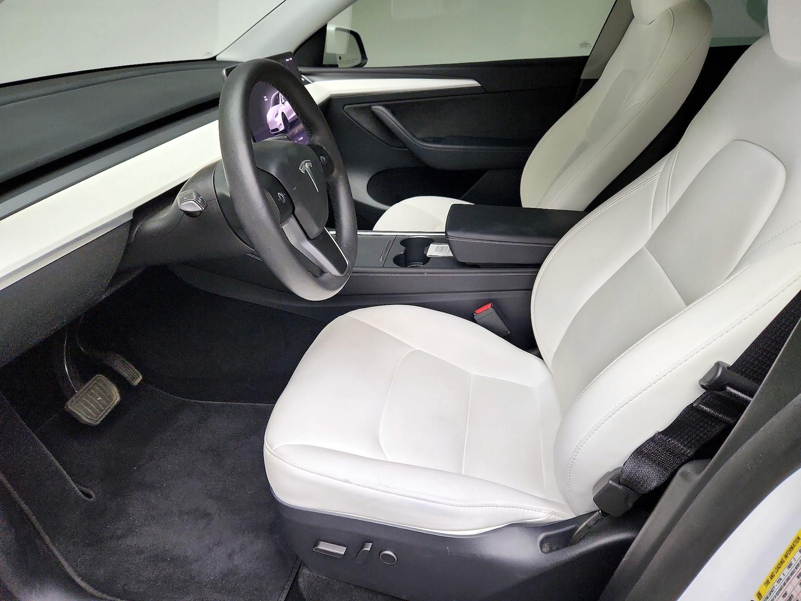 2024 Tesla Model Y Long Range - Photo 10