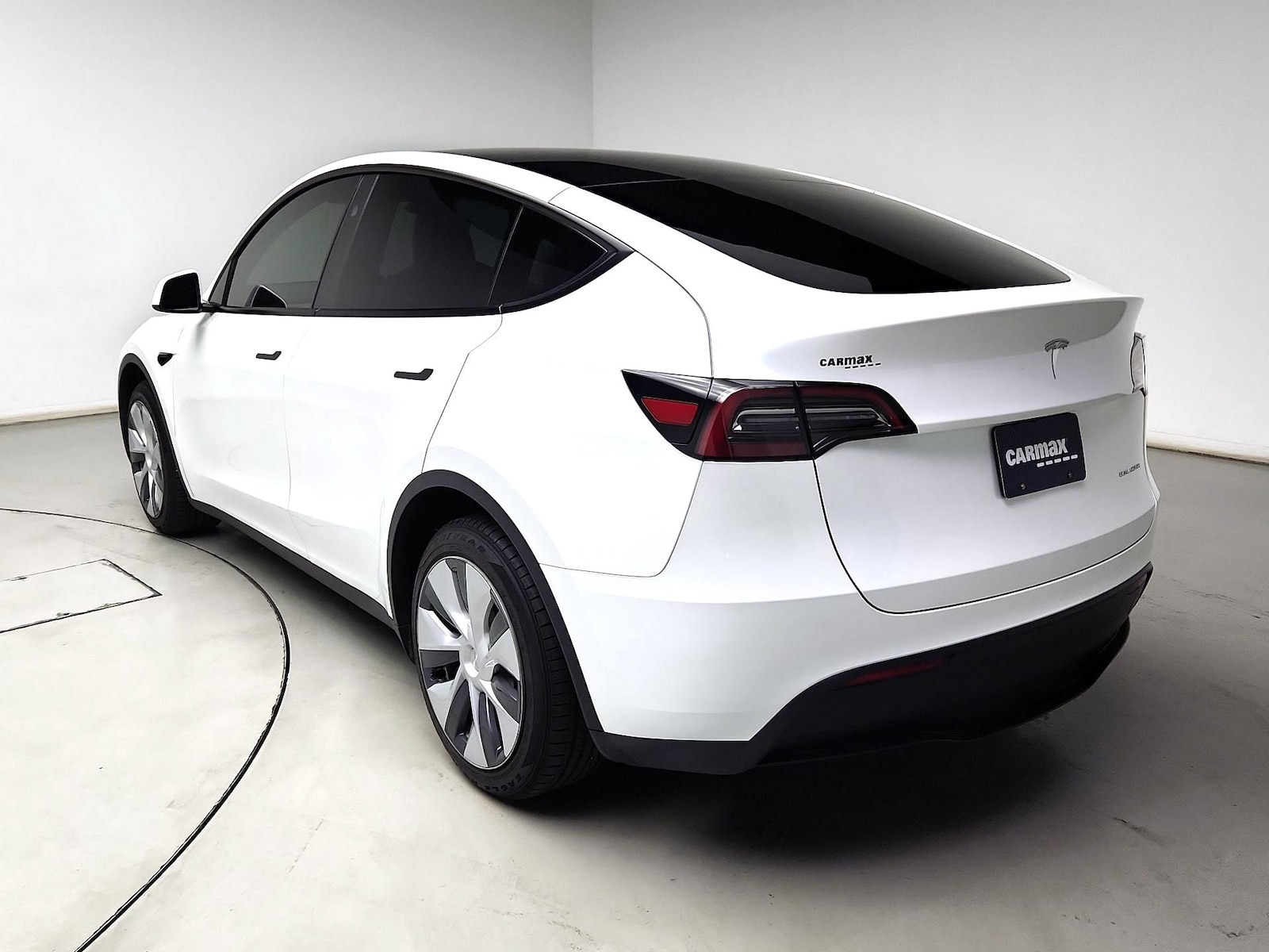 2024 Tesla Model Y Long Range - Photo 7