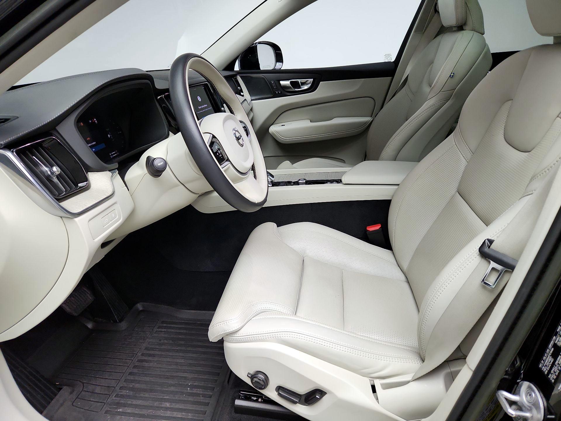 Thumbnail: 2023 Volvo XC60 - 9