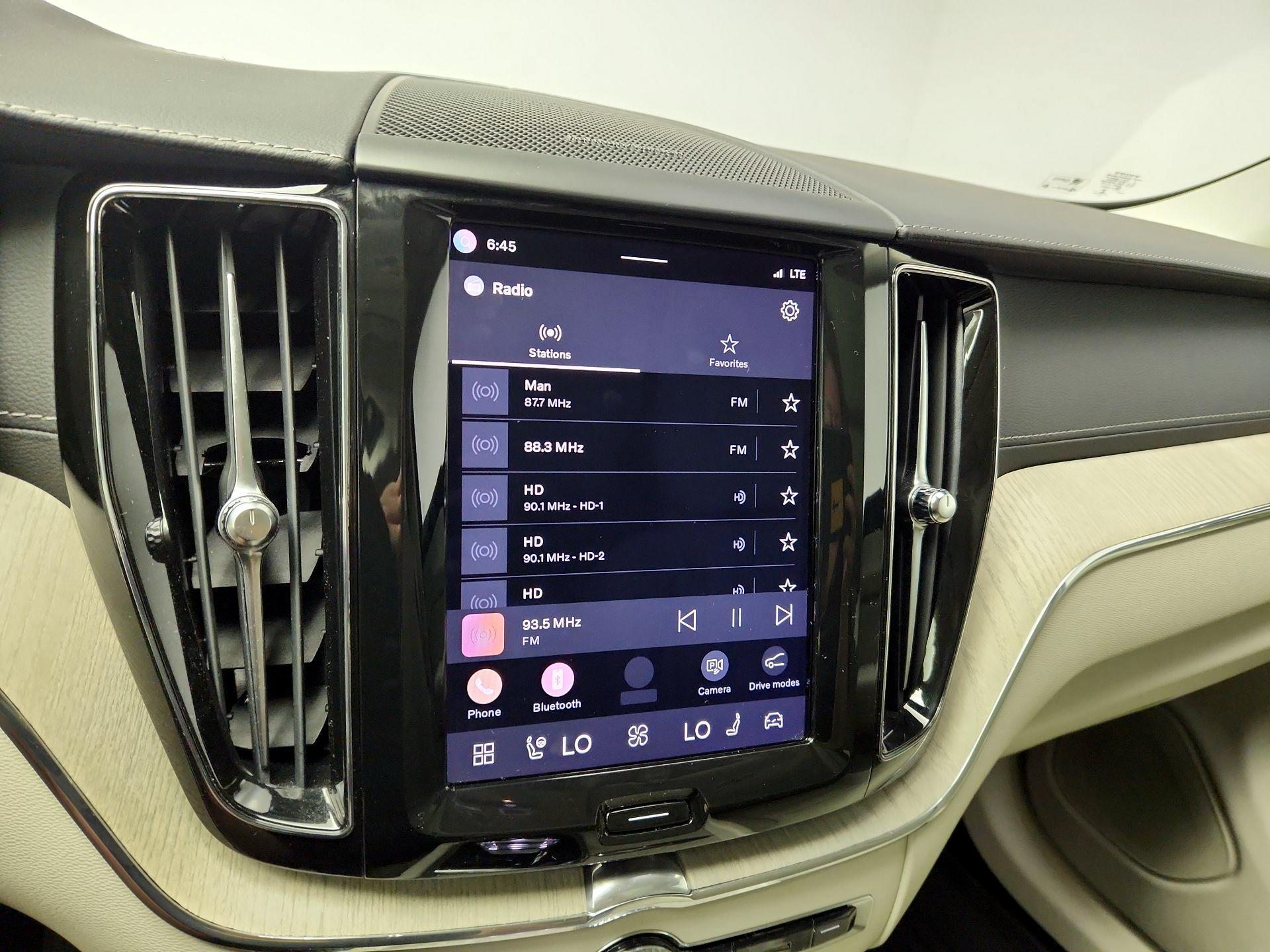 Thumbnail: 2023 Volvo XC60 - 13