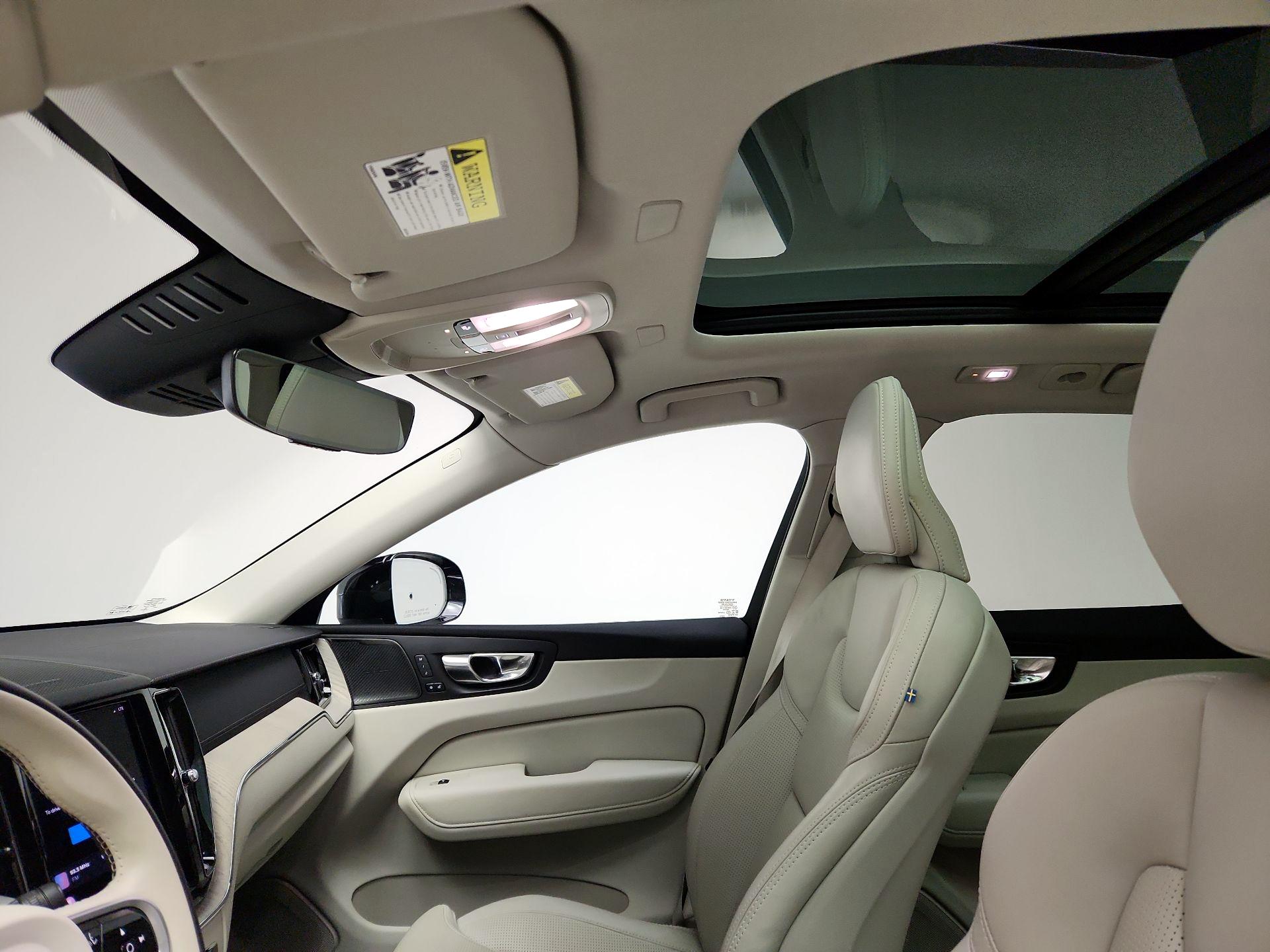 Thumbnail: 2023 Volvo XC60 - 17