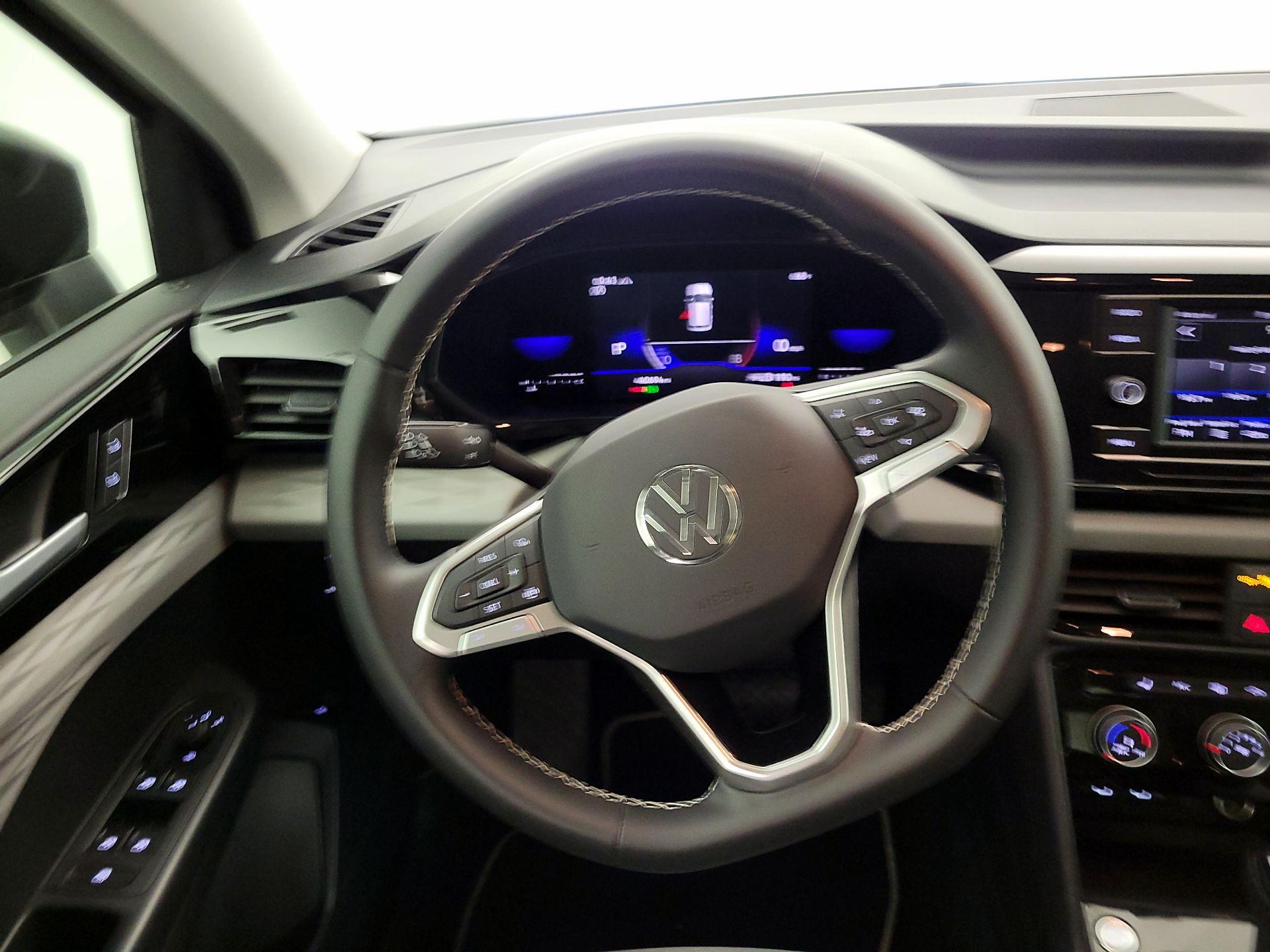Thumbnail: 2023 Volkswagen Taos - 10