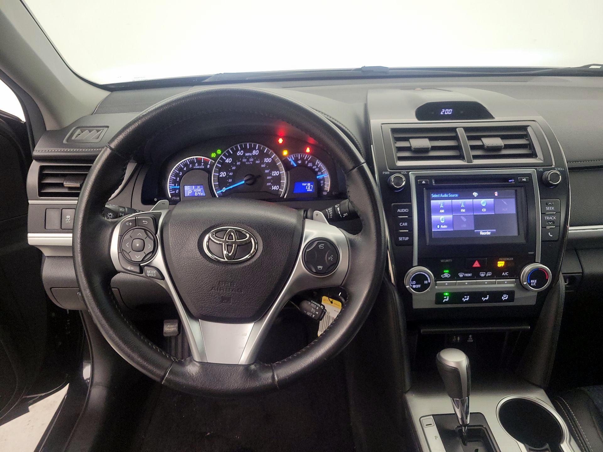 Thumbnail: 2014 Toyota Camry - 10
