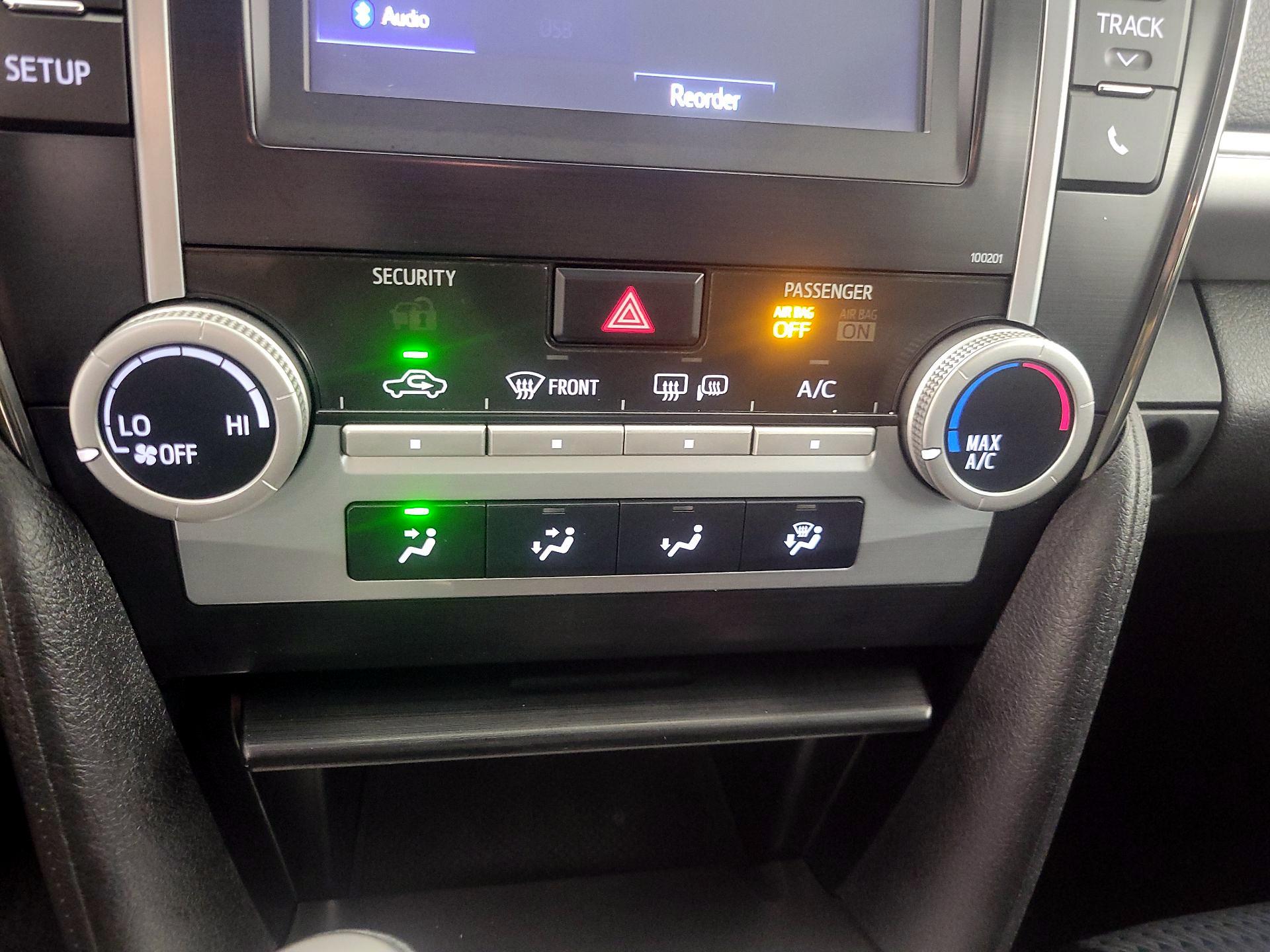 Thumbnail: 2014 Toyota Camry - 14