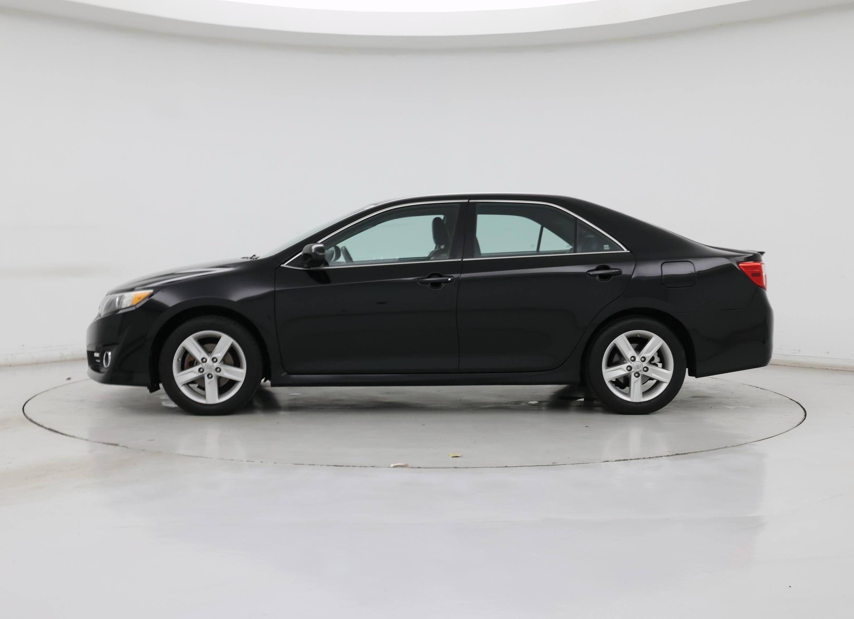 Thumbnail: 2014 Toyota Camry - 3