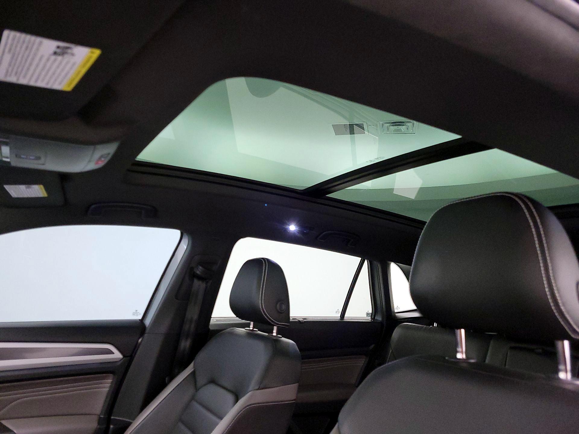 Thumbnail: 2023 Volkswagen Atlas - 18
