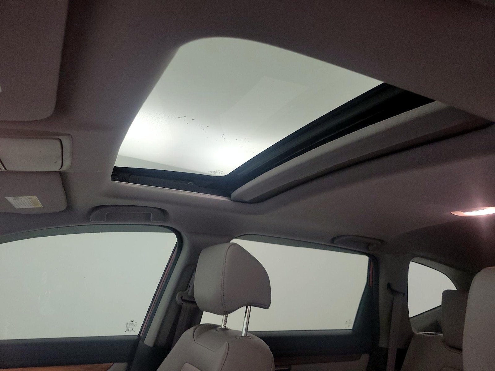 Sunroof(s) & Overhead Airbags