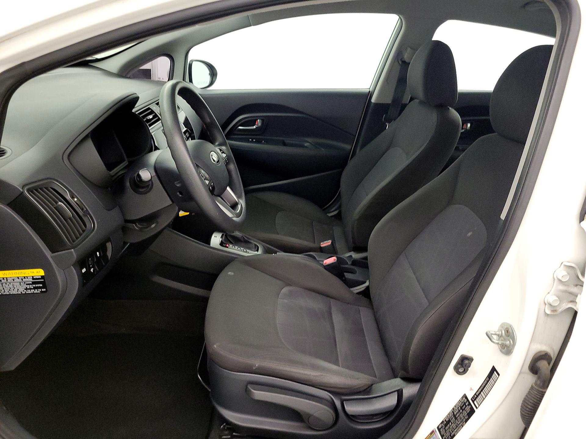 Thumbnail: 2017 Kia Rio - 11