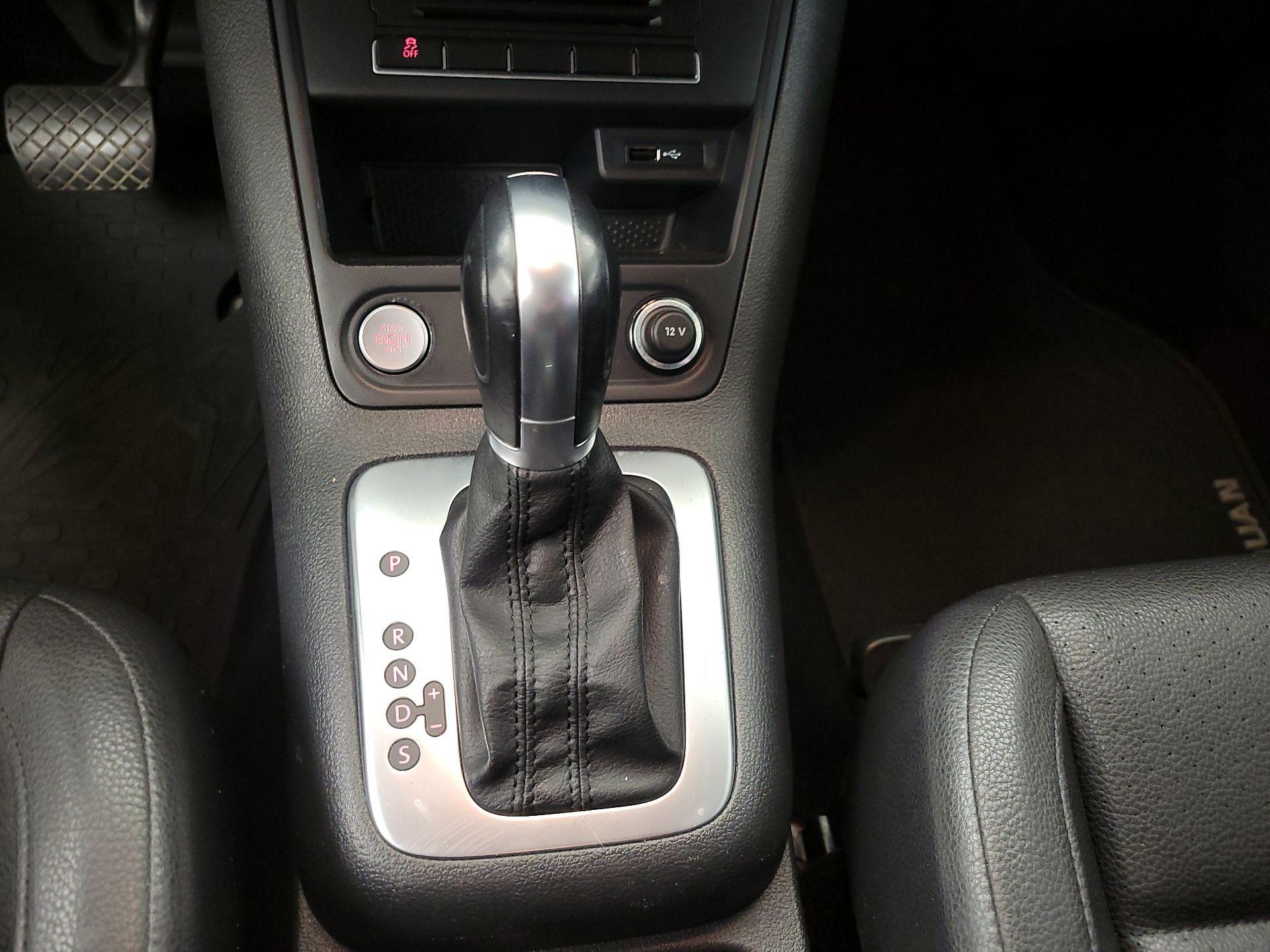 Thumbnail: 2016 Volkswagen Tiguan - 16