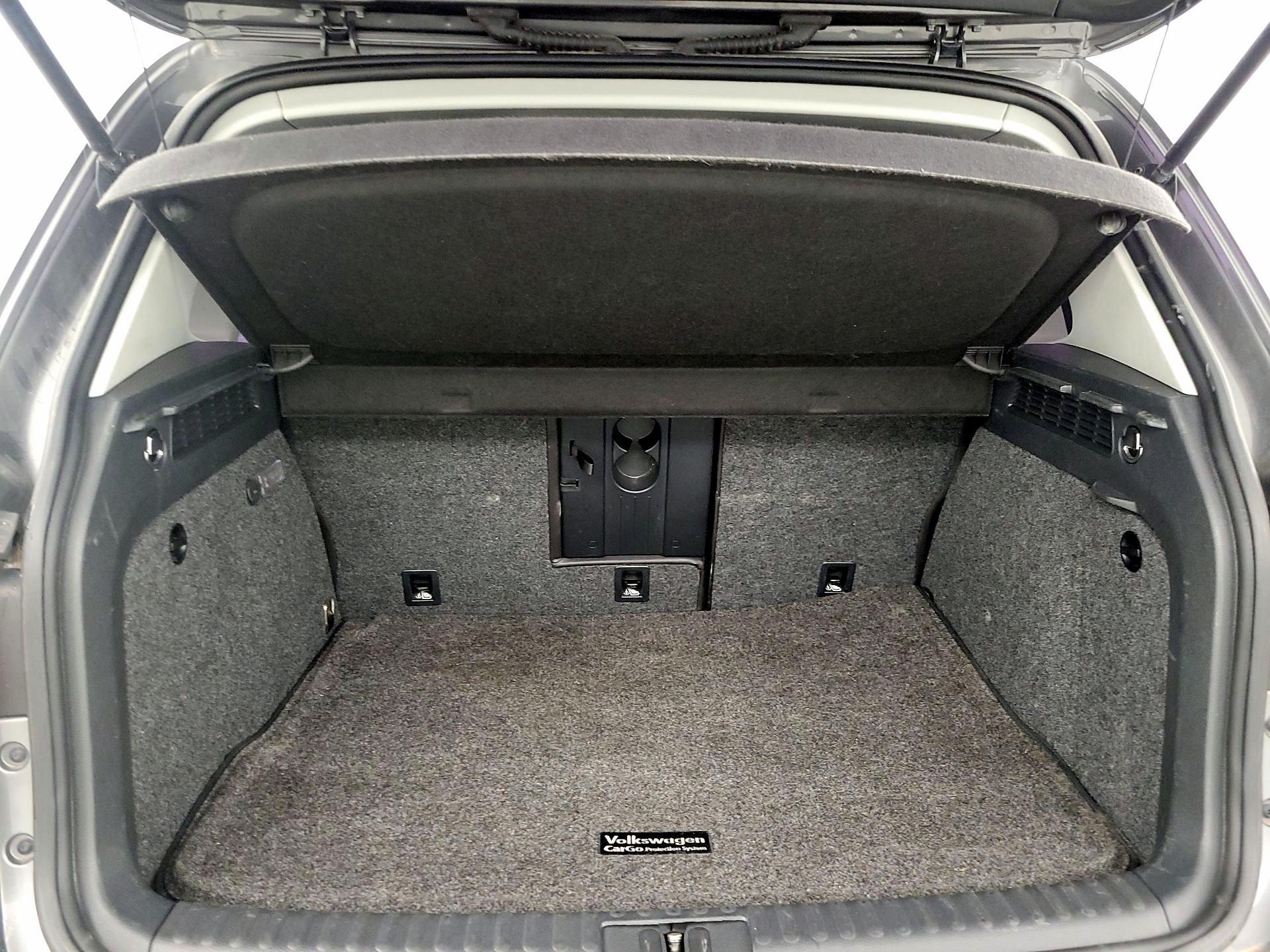 Thumbnail: 2016 Volkswagen Tiguan - 19