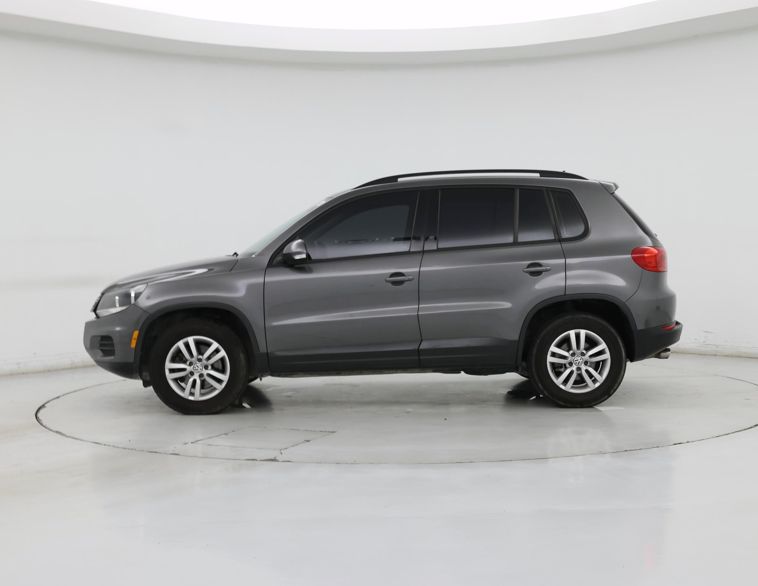 Thumbnail: 2016 Volkswagen Tiguan - 3