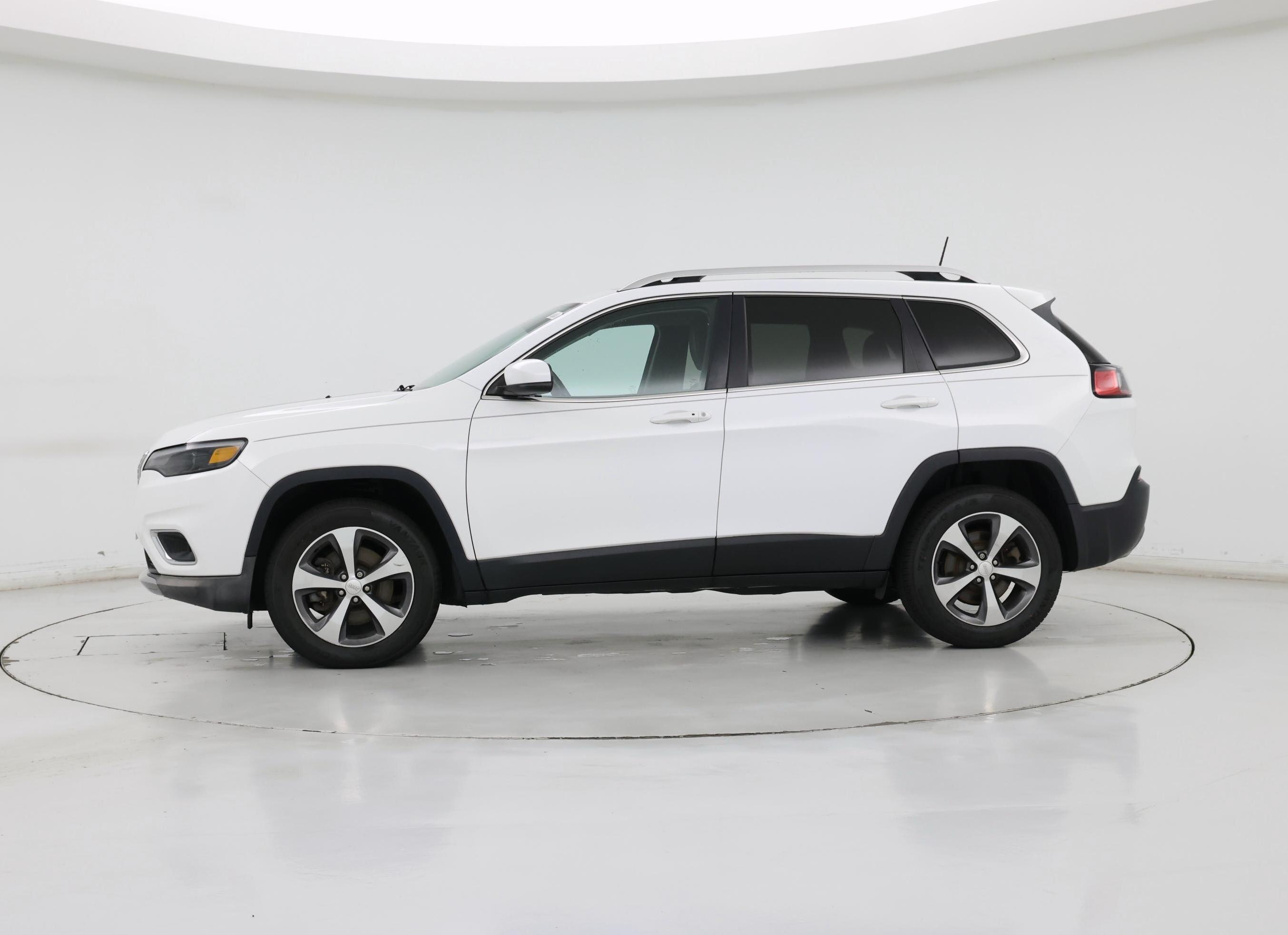 Thumbnail: 2019 Jeep Cherokee - 3