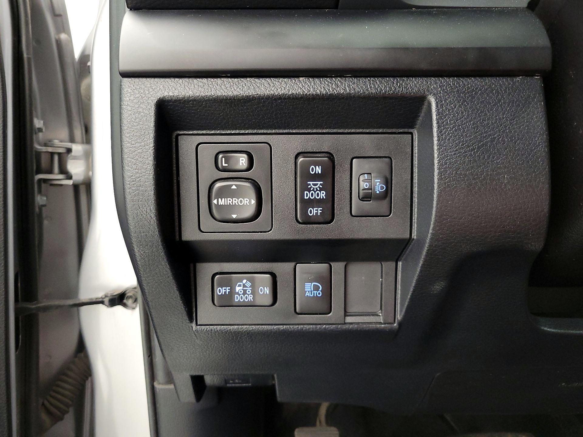 Thumbnail: 2020 Toyota Tundra - 13