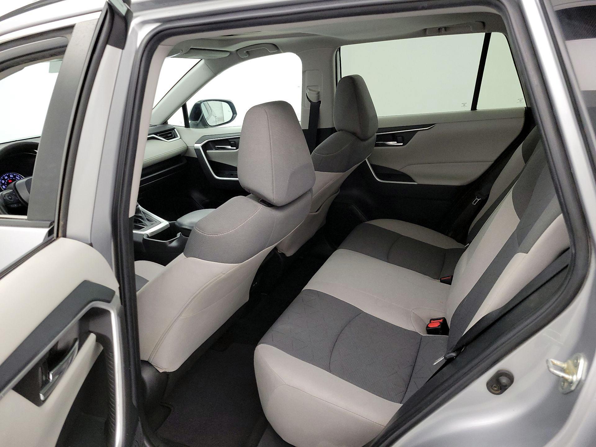 Thumbnail: 2022 Toyota RAV4 - 20