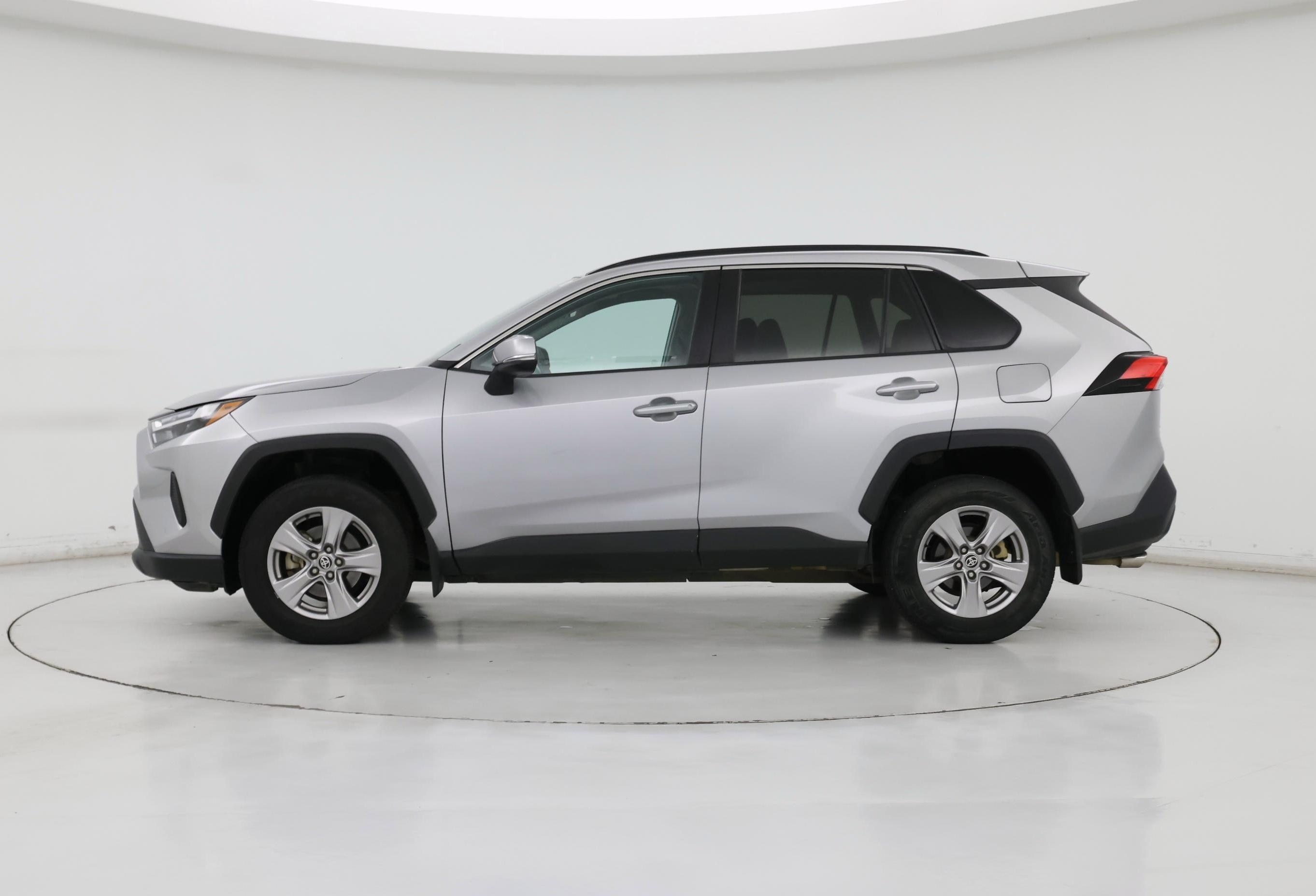 Thumbnail: 2022 Toyota RAV4 - 3