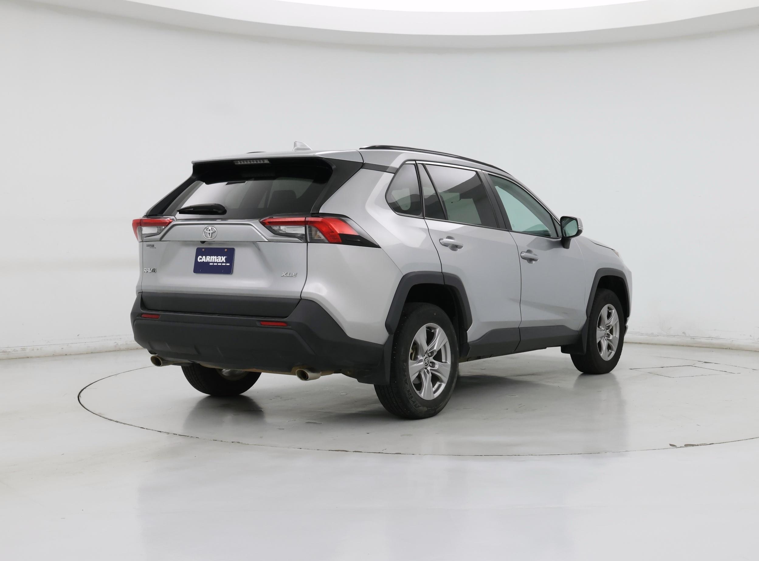 Thumbnail: 2022 Toyota RAV4 - 8