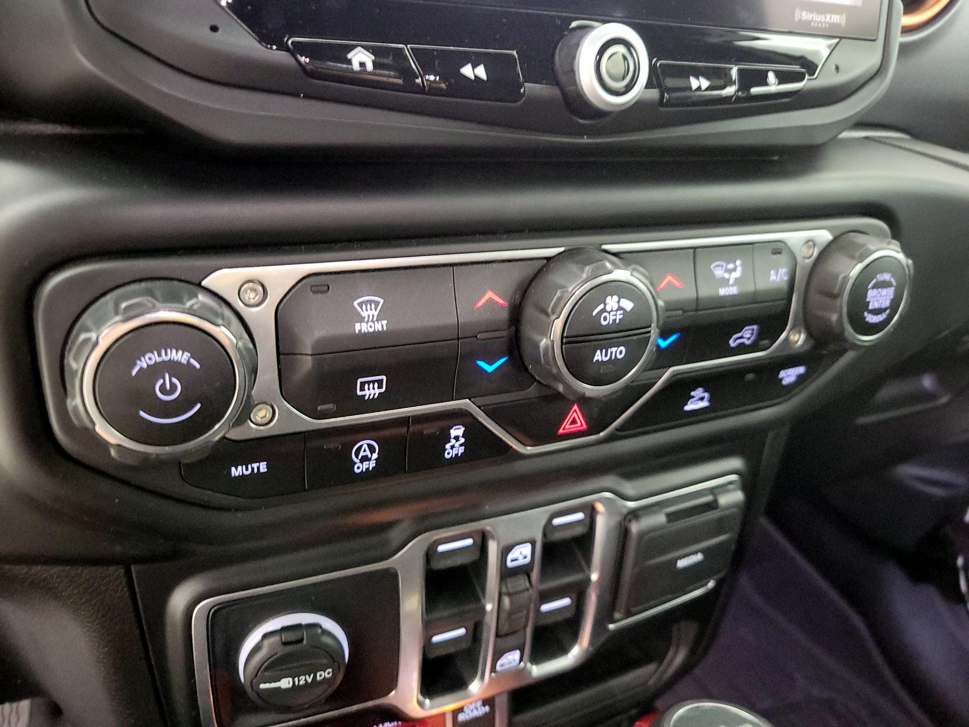 Thumbnail: 2021 Jeep Gladiator - 16