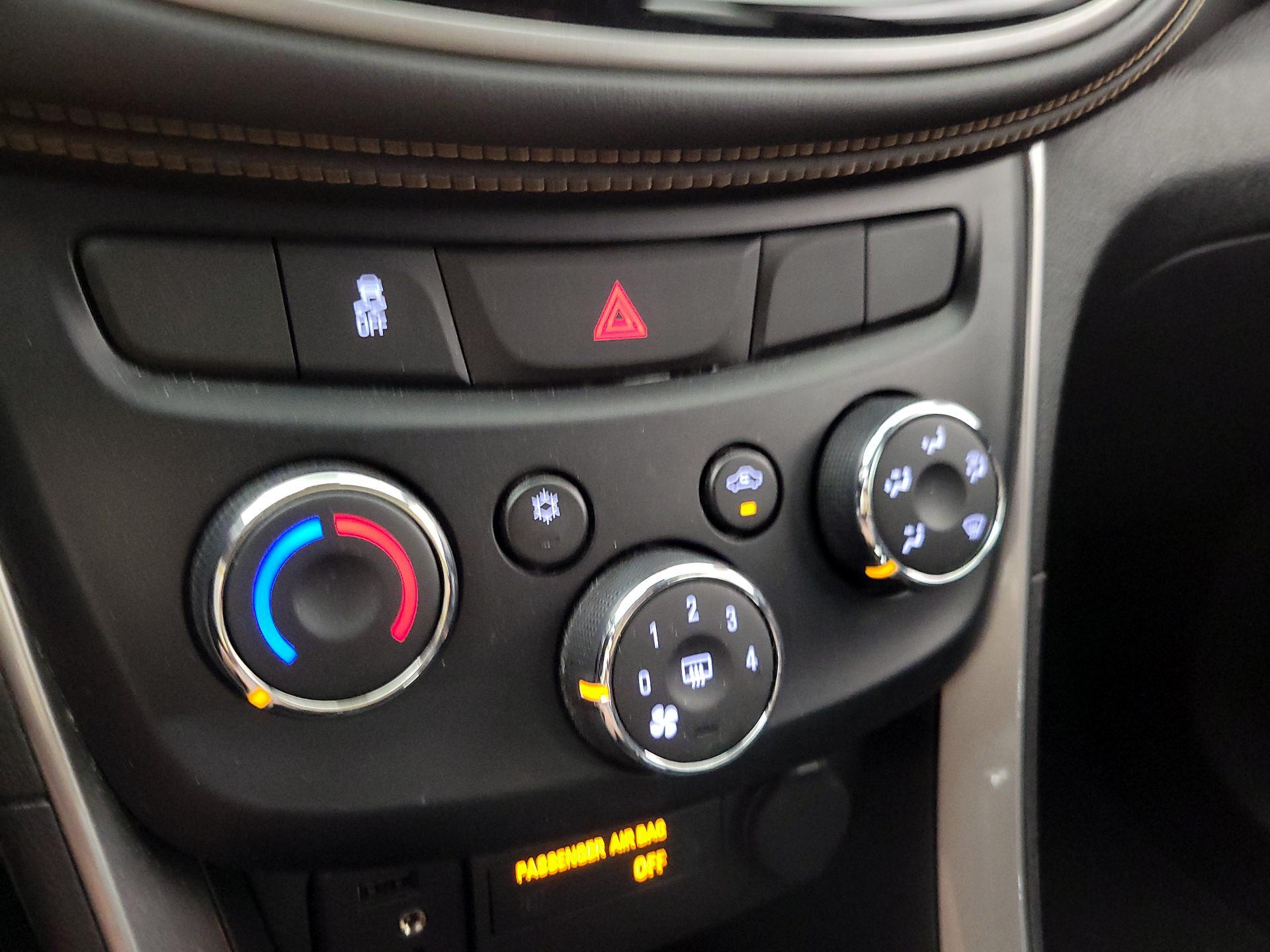 Thumbnail: 2020 Chevrolet Trax - 15