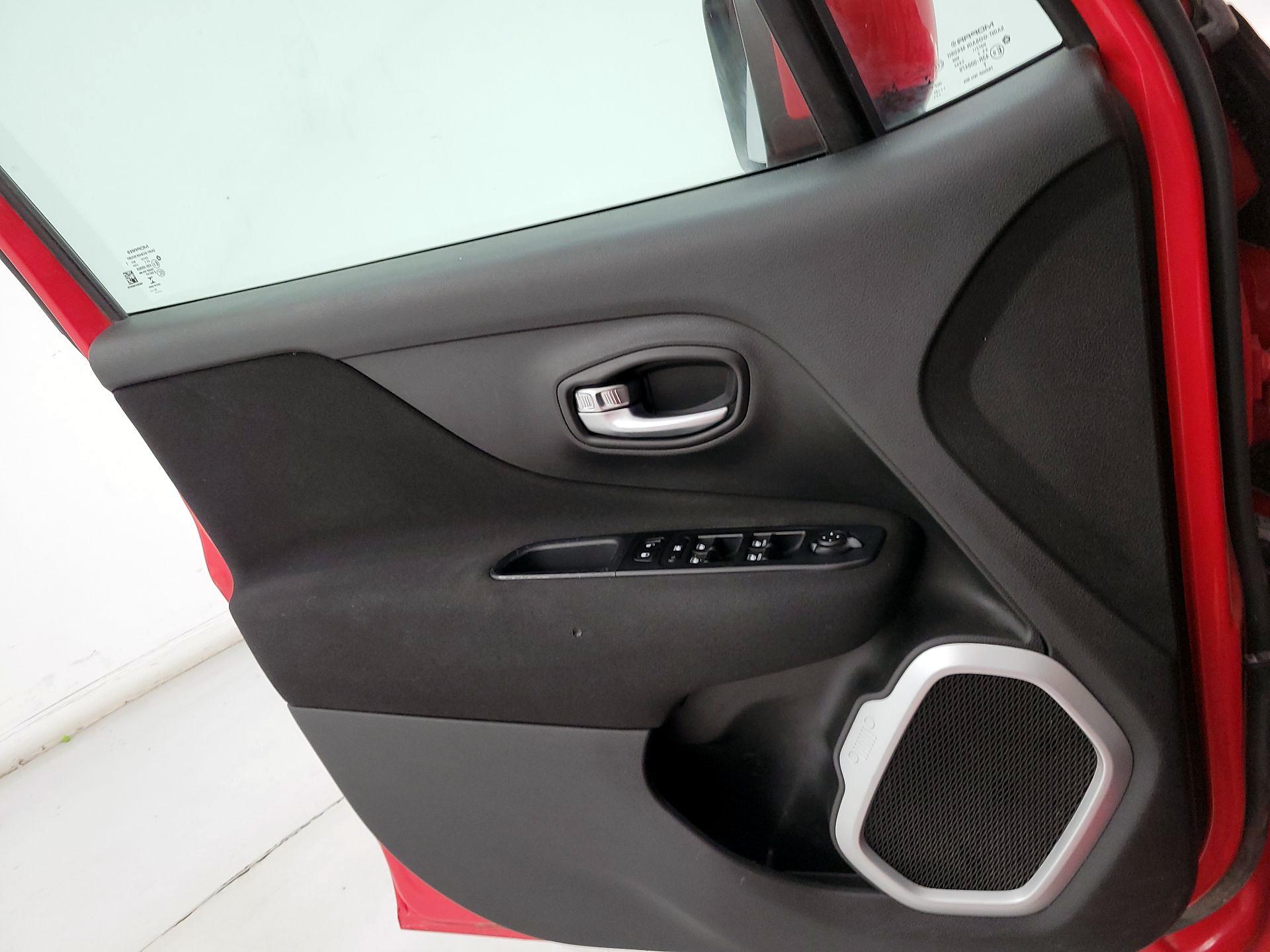 Thumbnail: 2021 Jeep Renegade - 12