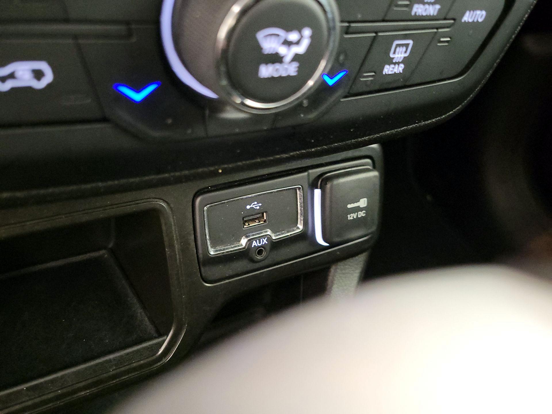 Thumbnail: 2021 Jeep Renegade - 18