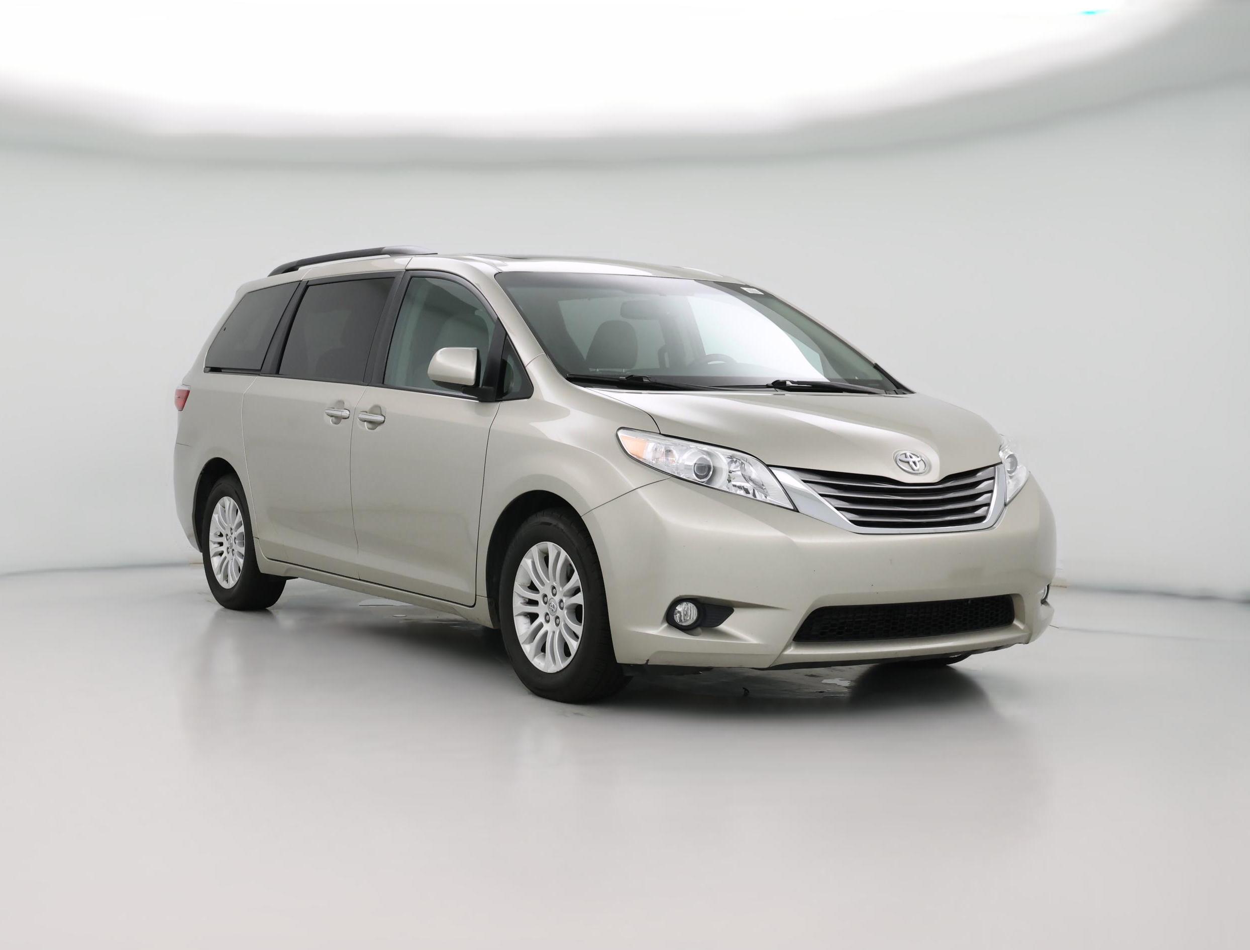 Thumbnail: 2017 Toyota Sienna - 1