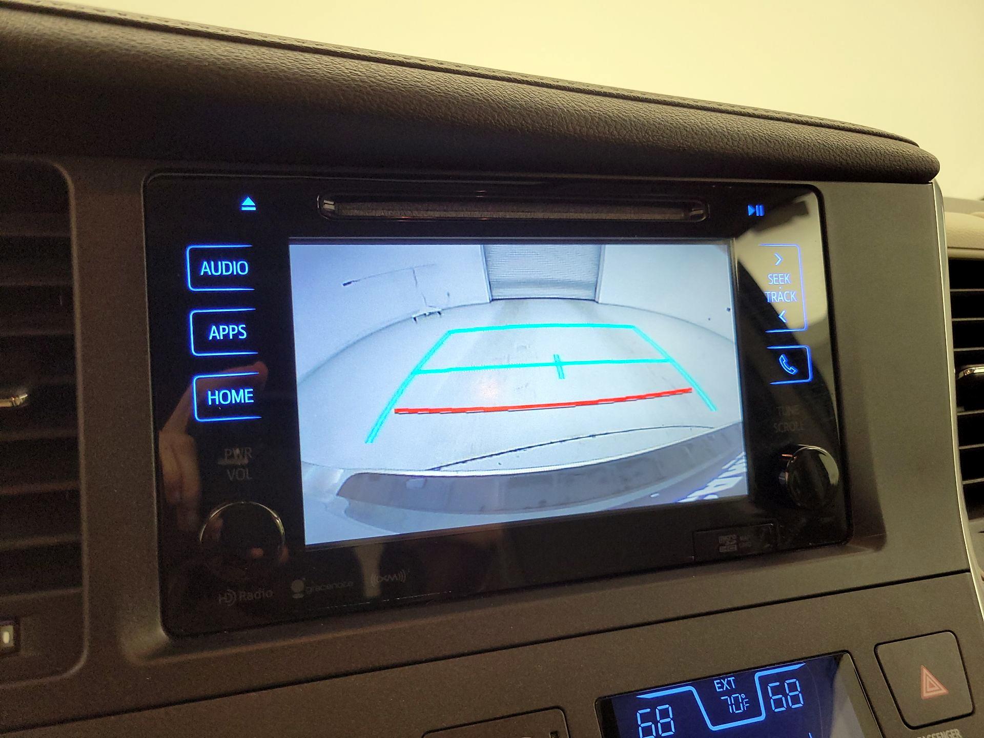 Thumbnail: 2017 Toyota Sienna - 14