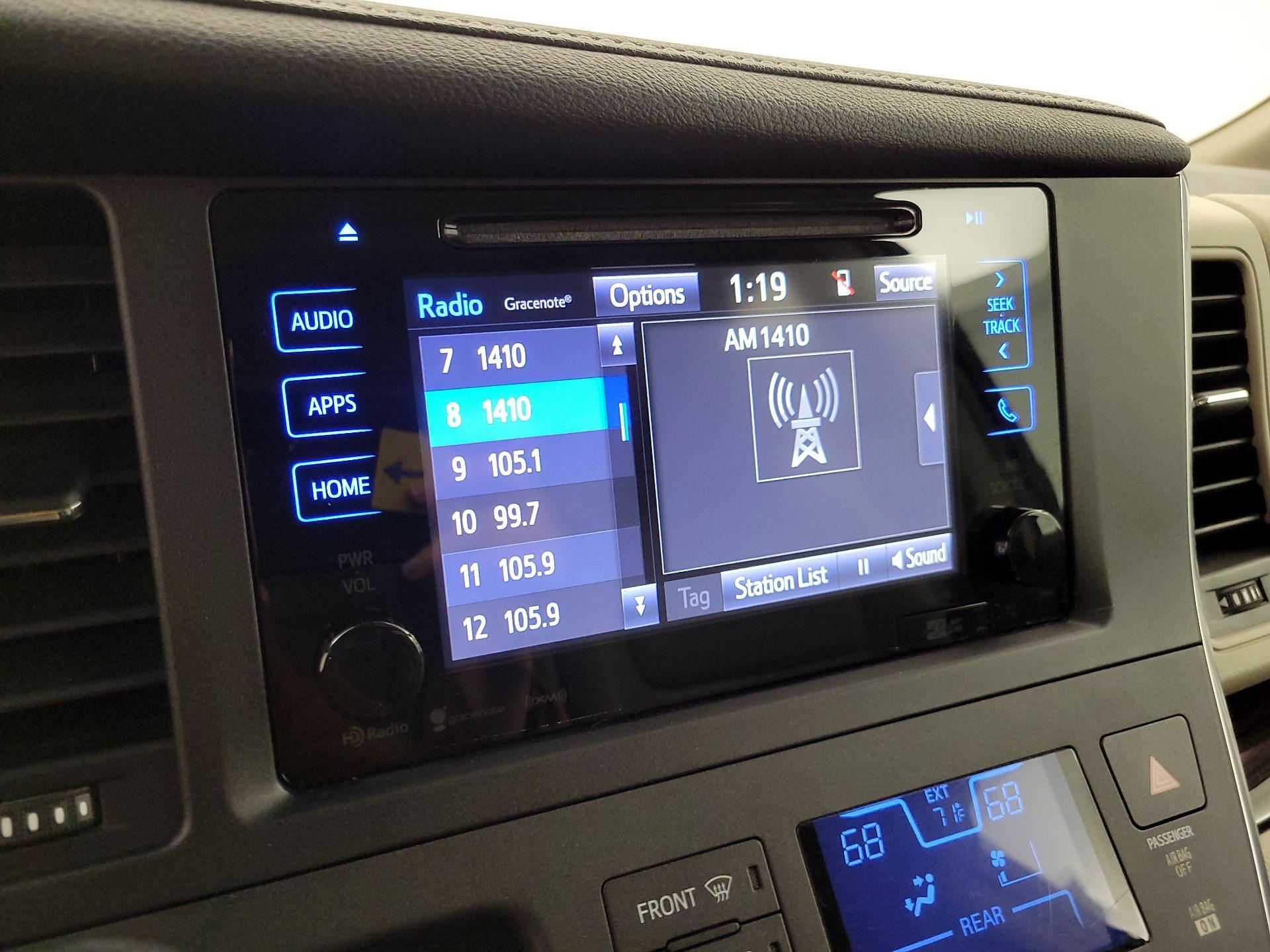 Thumbnail: 2017 Toyota Sienna - 15