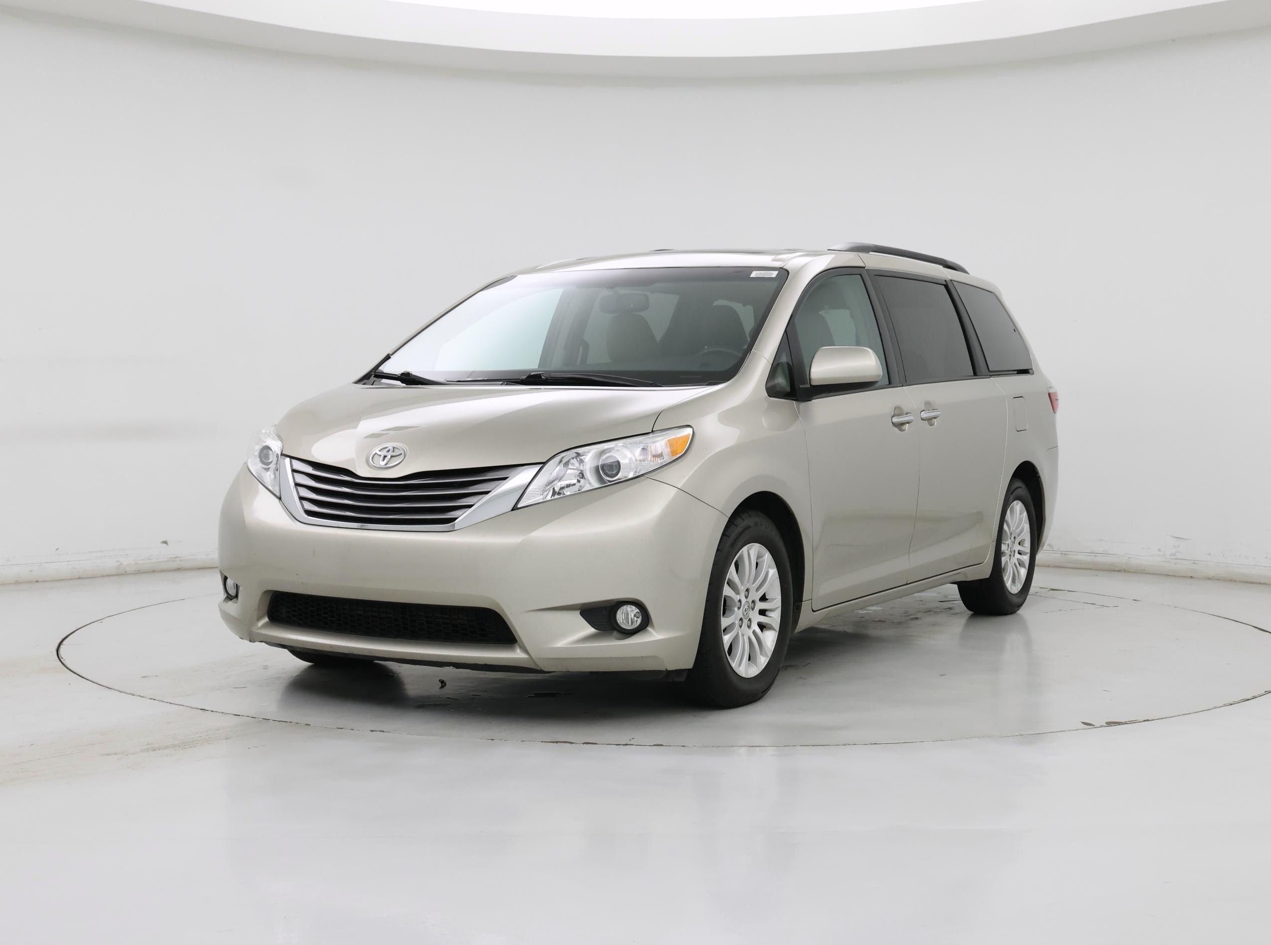 Thumbnail: 2017 Toyota Sienna - 4