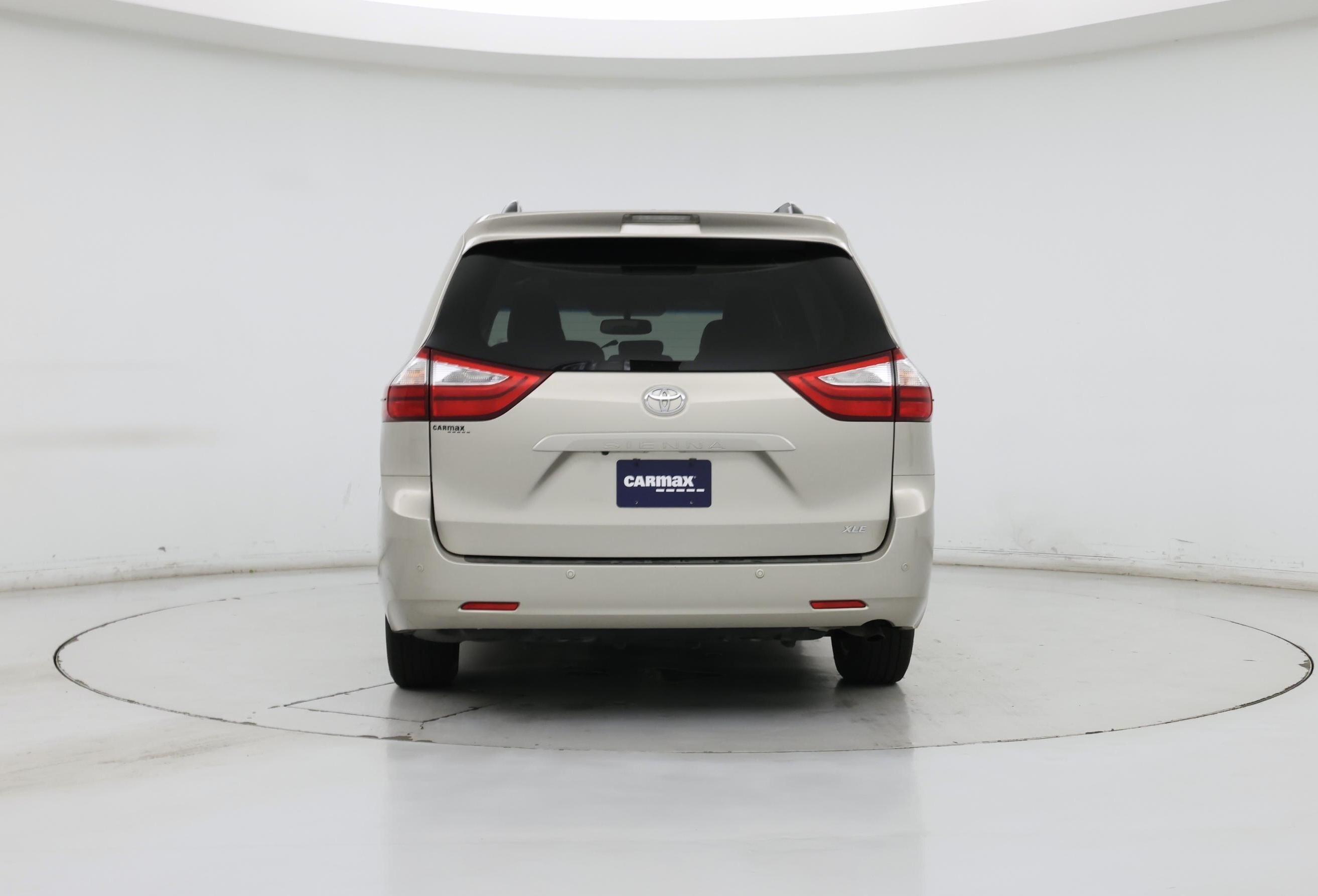 Thumbnail: 2017 Toyota Sienna - 6