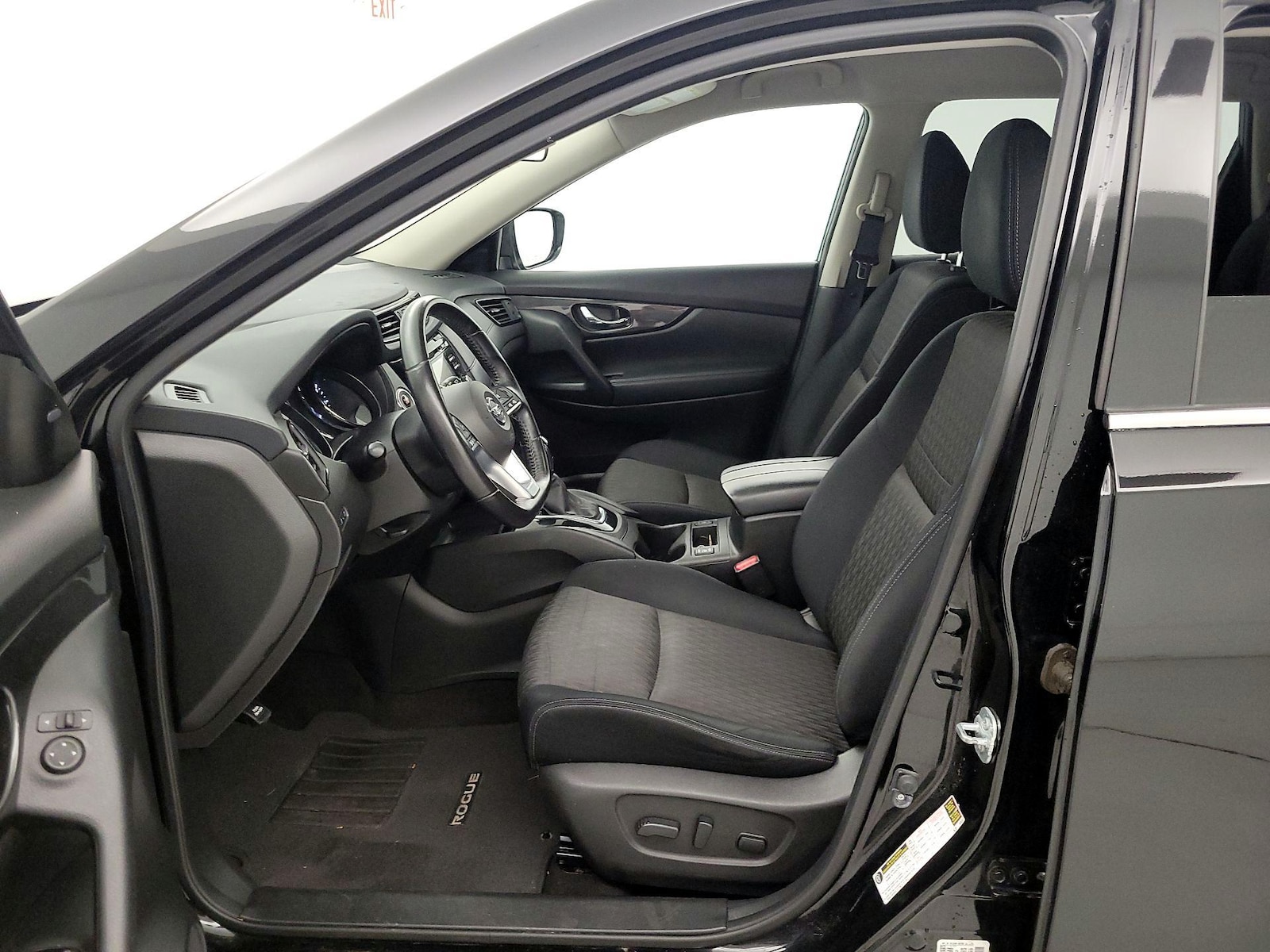 2017 Nissan Rogue SV - Photo 12