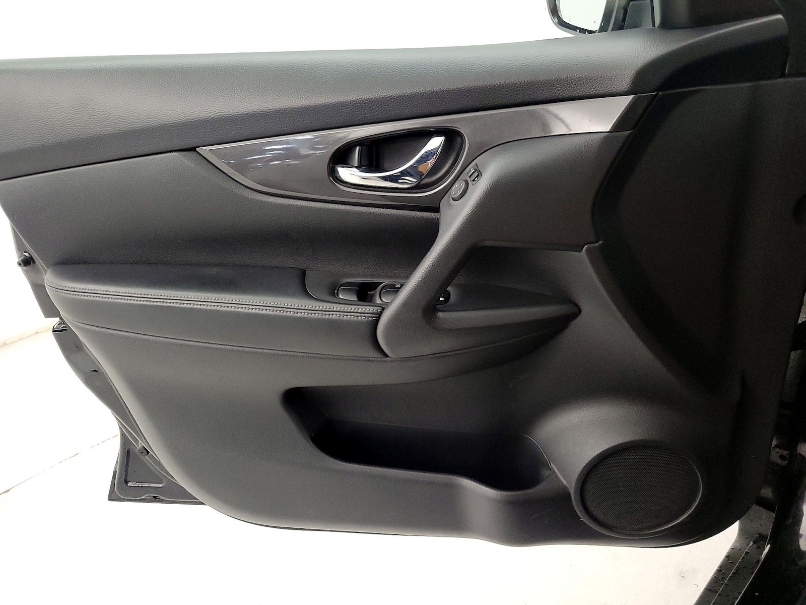 2017 Nissan Rogue SV - Photo 13