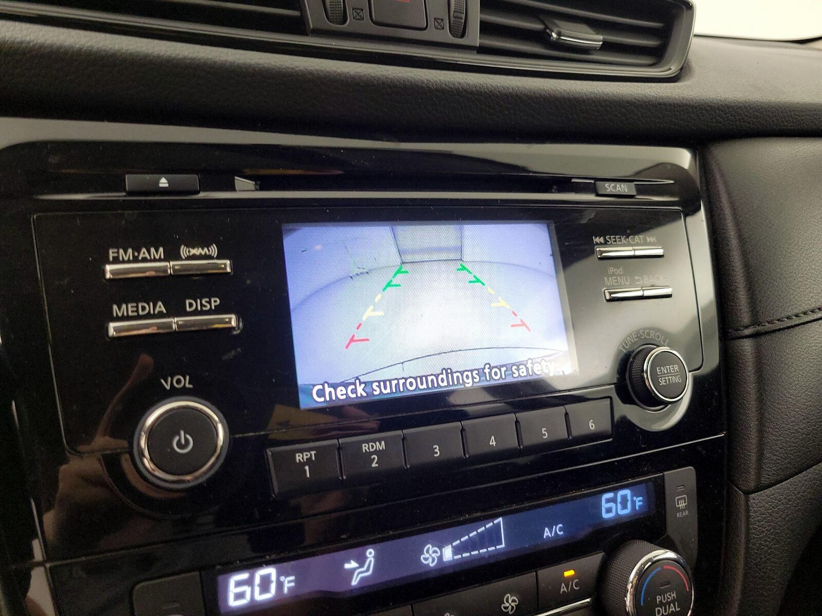 2017 Nissan Rogue SV - Photo 15