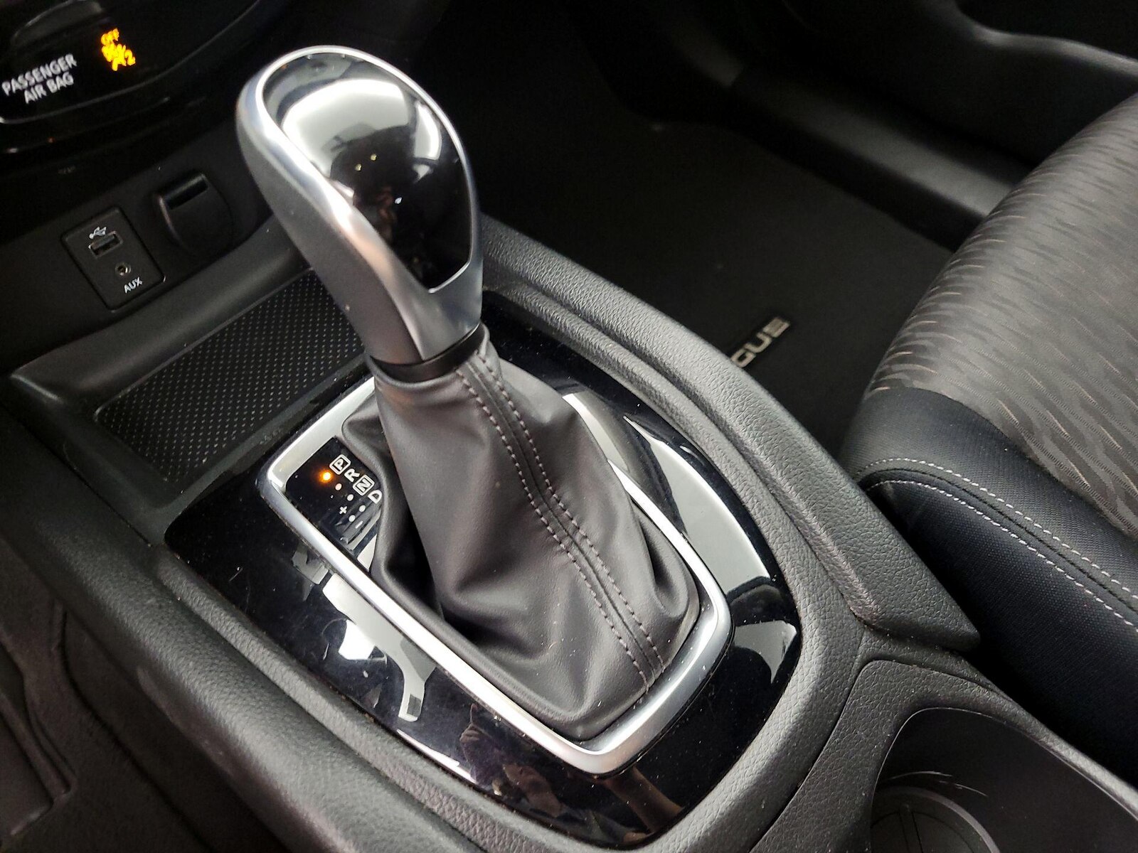 2017 Nissan Rogue SV - Photo 18