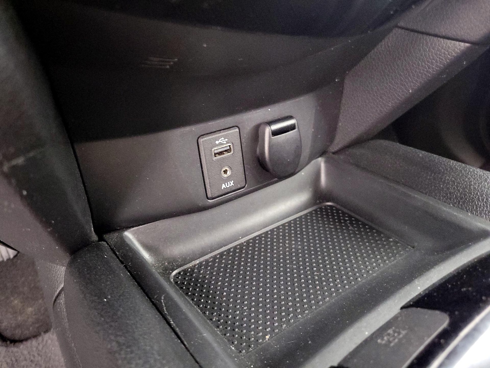 2017 Nissan Rogue SV - Photo 19