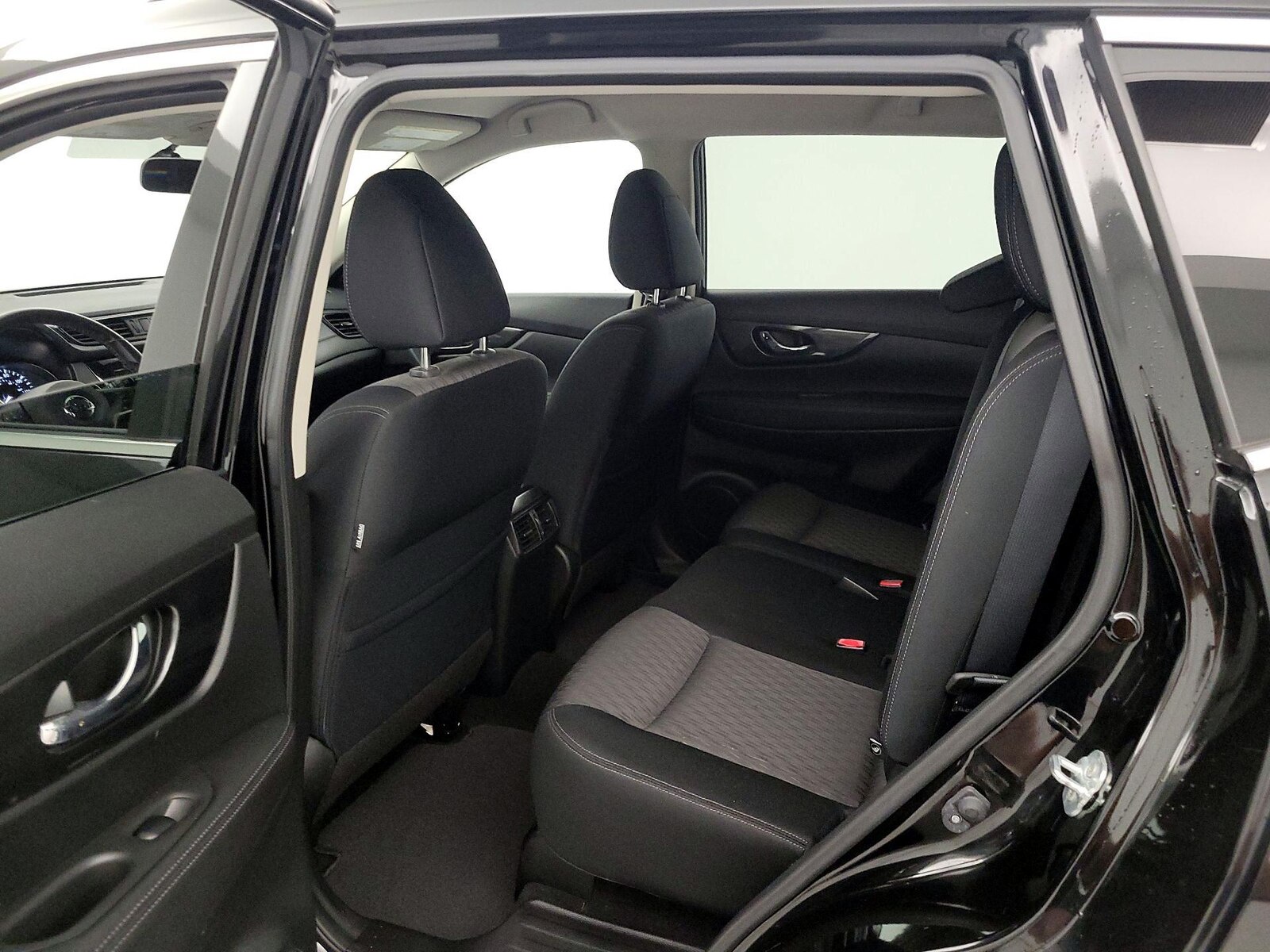 2017 Nissan Rogue SV - Photo 20
