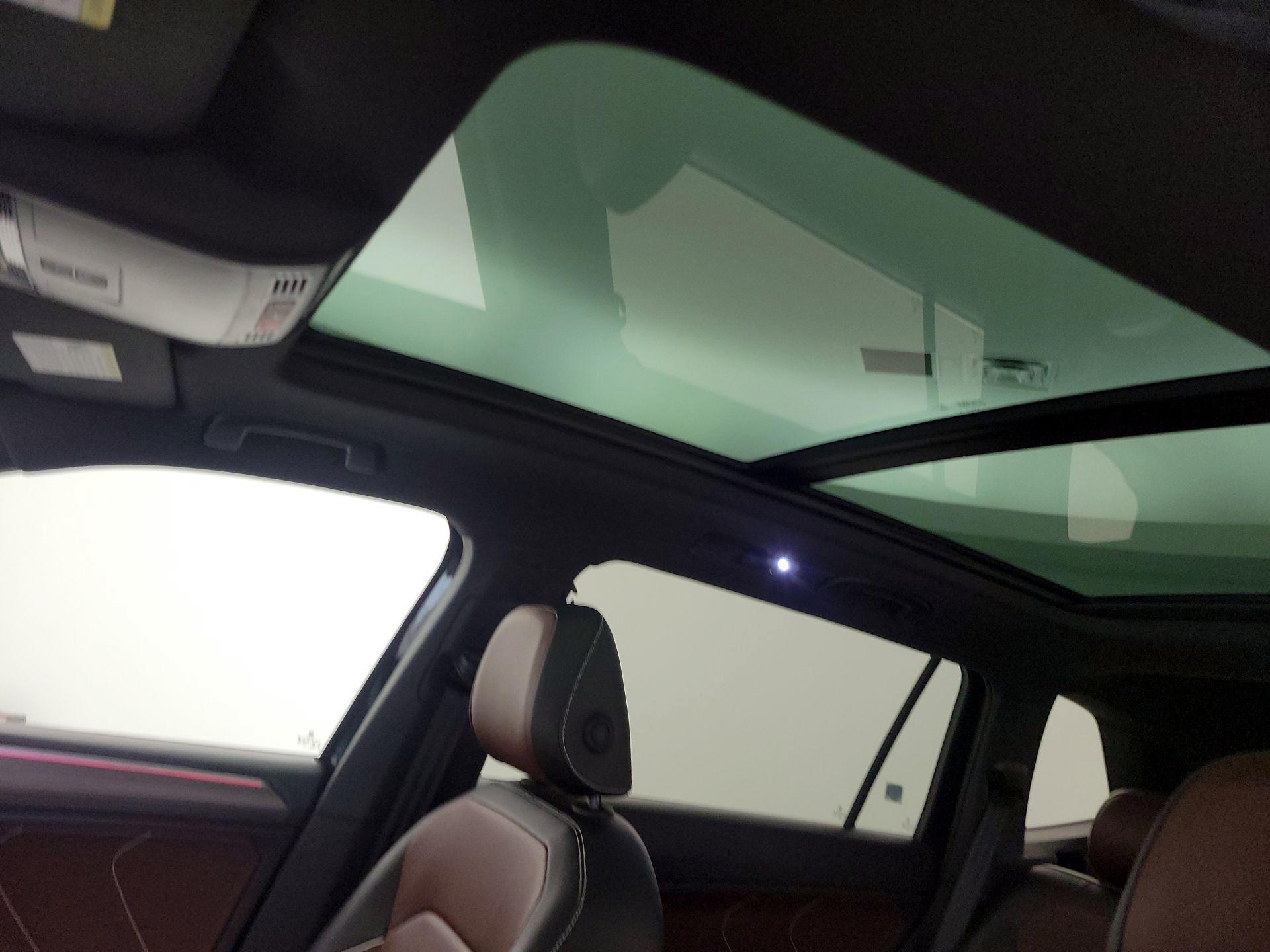 Thumbnail: 2024 Volkswagen Tiguan - 18