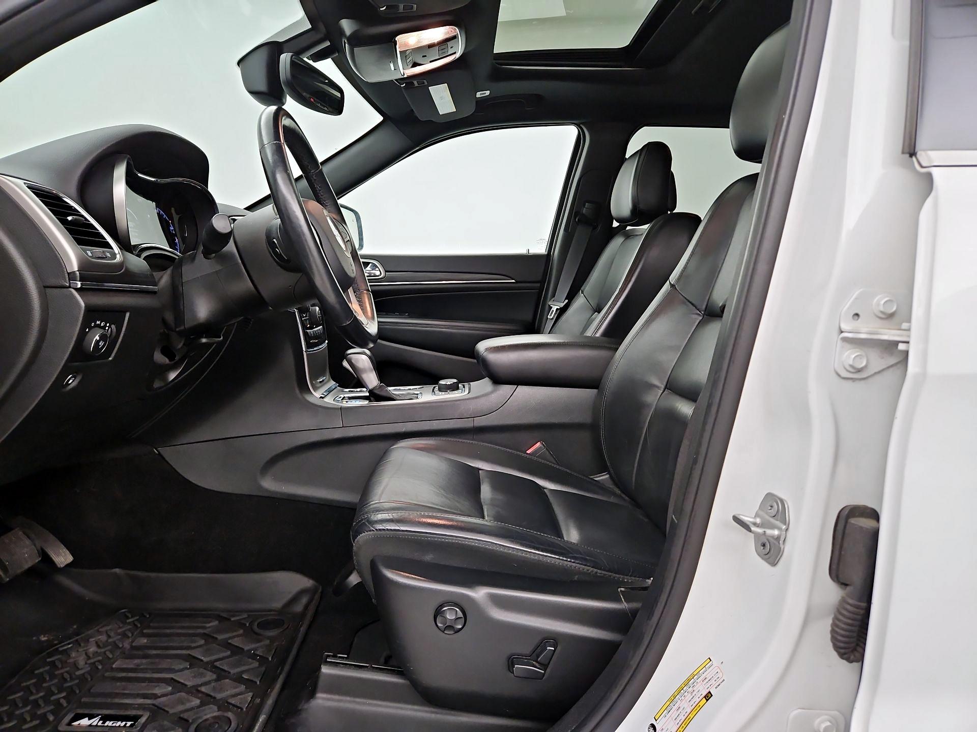 Thumbnail: 2019 Jeep Grand Cherokee - 11