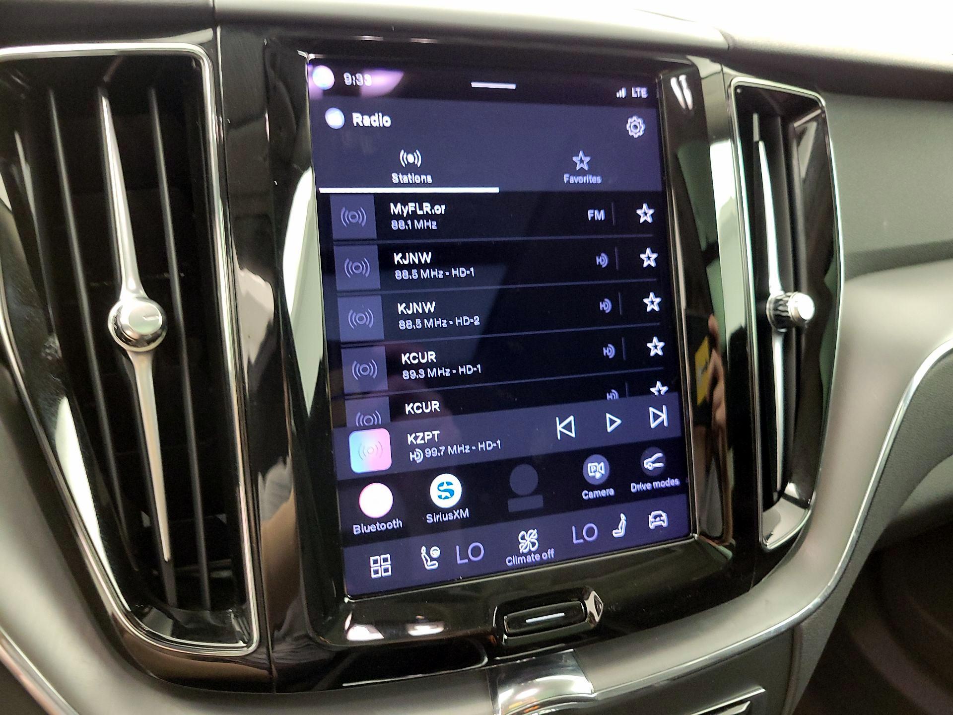 Thumbnail: 2023 Volvo XC60 - 14