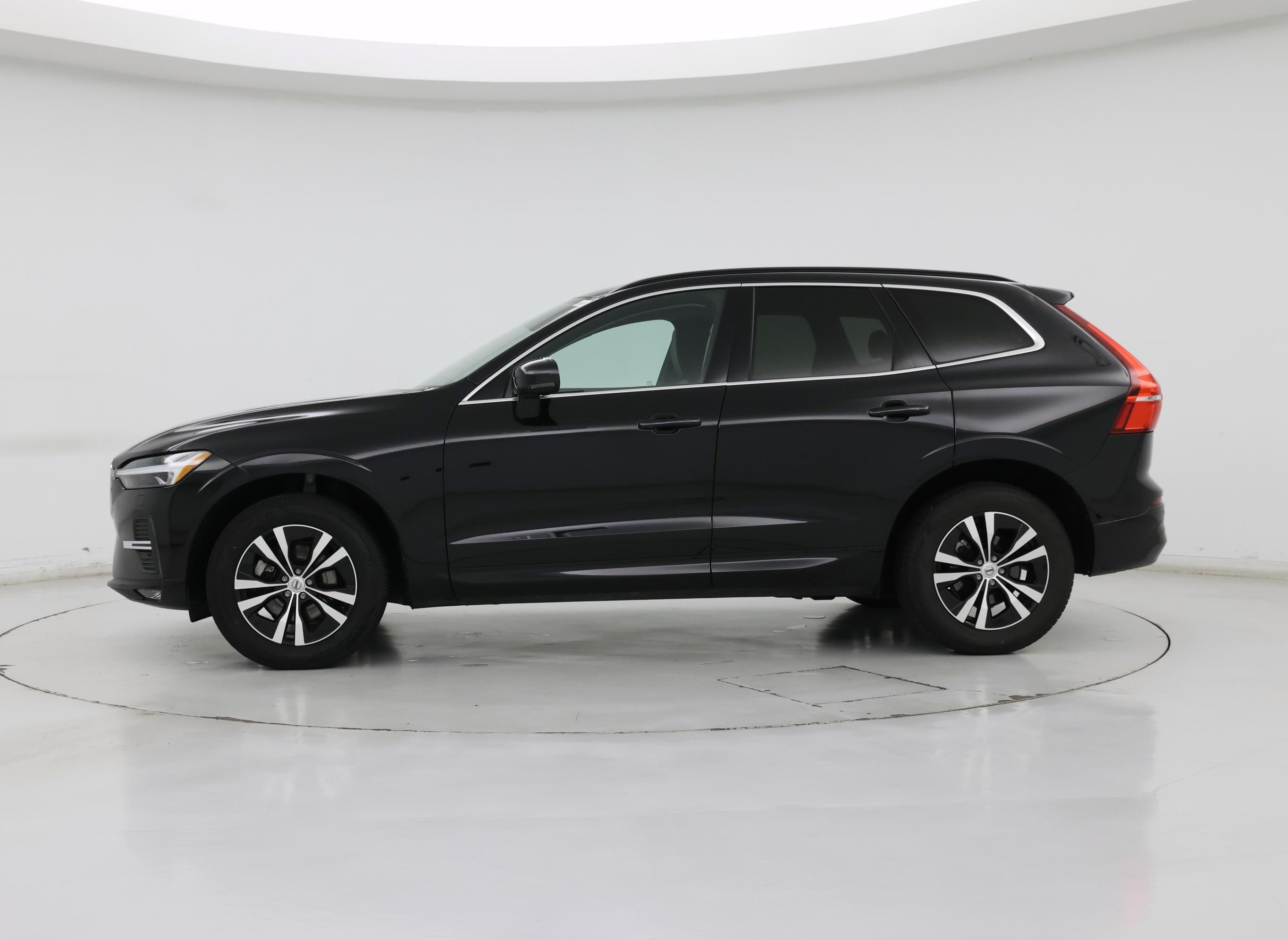 Thumbnail: 2023 Volvo XC60 - 3