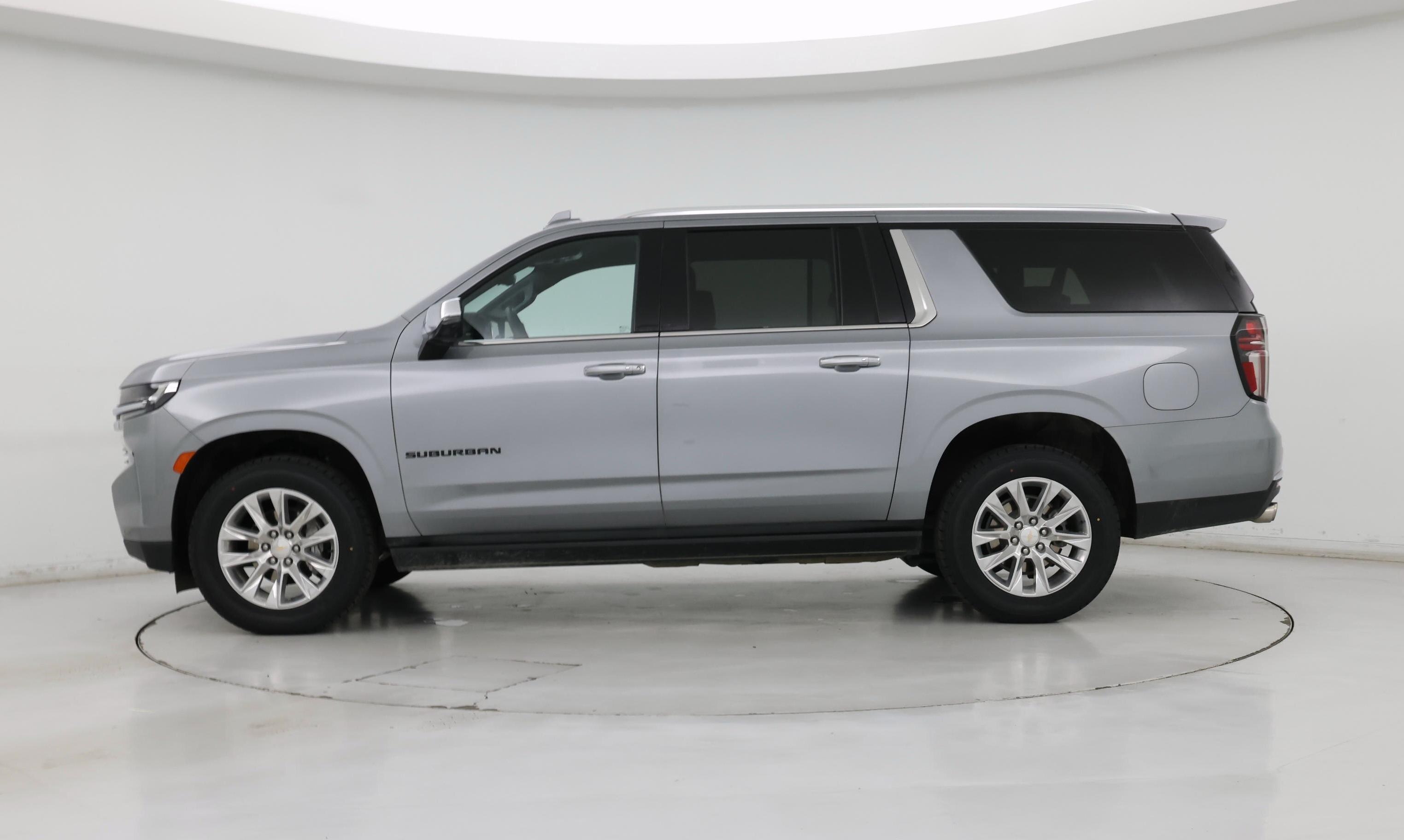 Thumbnail: 2024 Chevrolet Suburban - 3